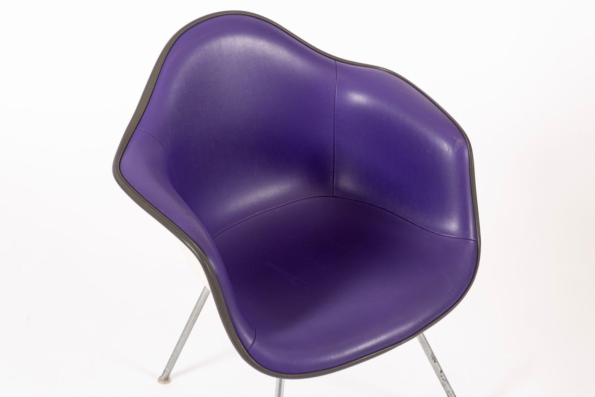 Vintage Mid Century DAX Purple Lounge Chairs by Eames for Herman Miller (Aluminium) im Angebot