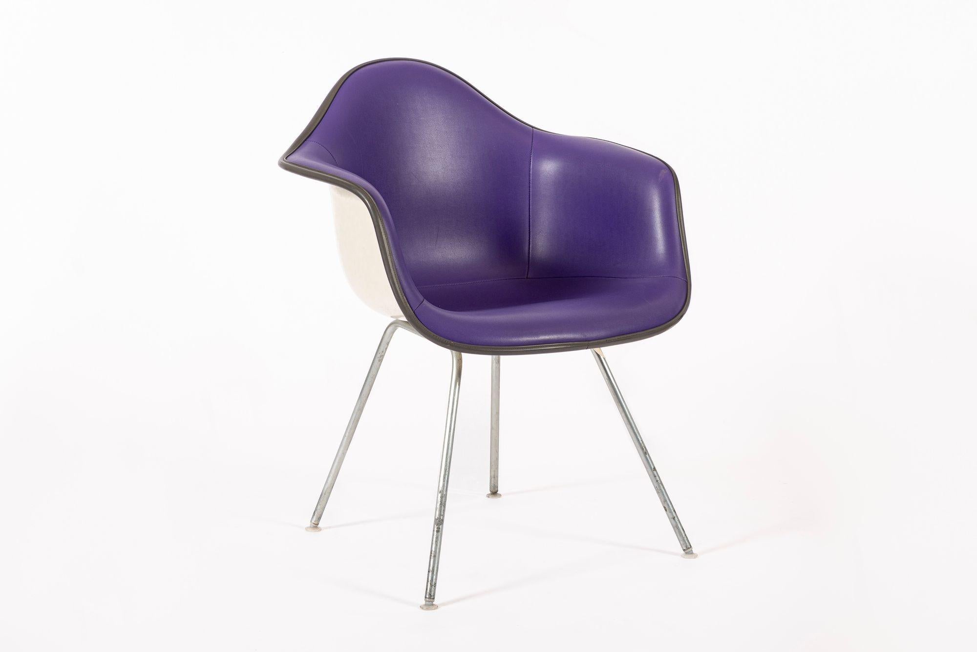 Vintage Mid Century DAX Purple Lounge Chairs by Eames for Herman Miller im Angebot 2