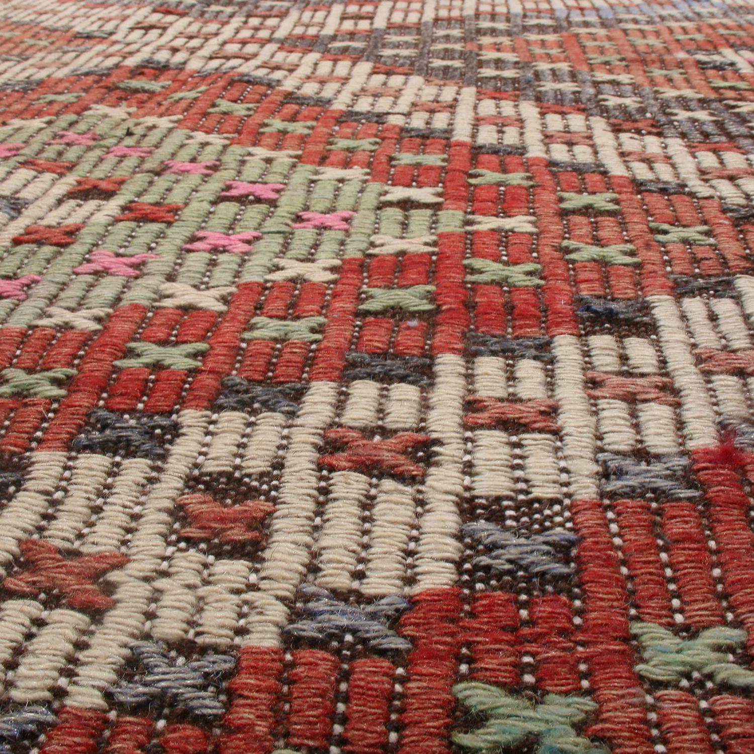 Vintage Midcentury Denizli Diamond Red and Beige-Brown Wool Kilim Rug In Good Condition In Long Island City, NY