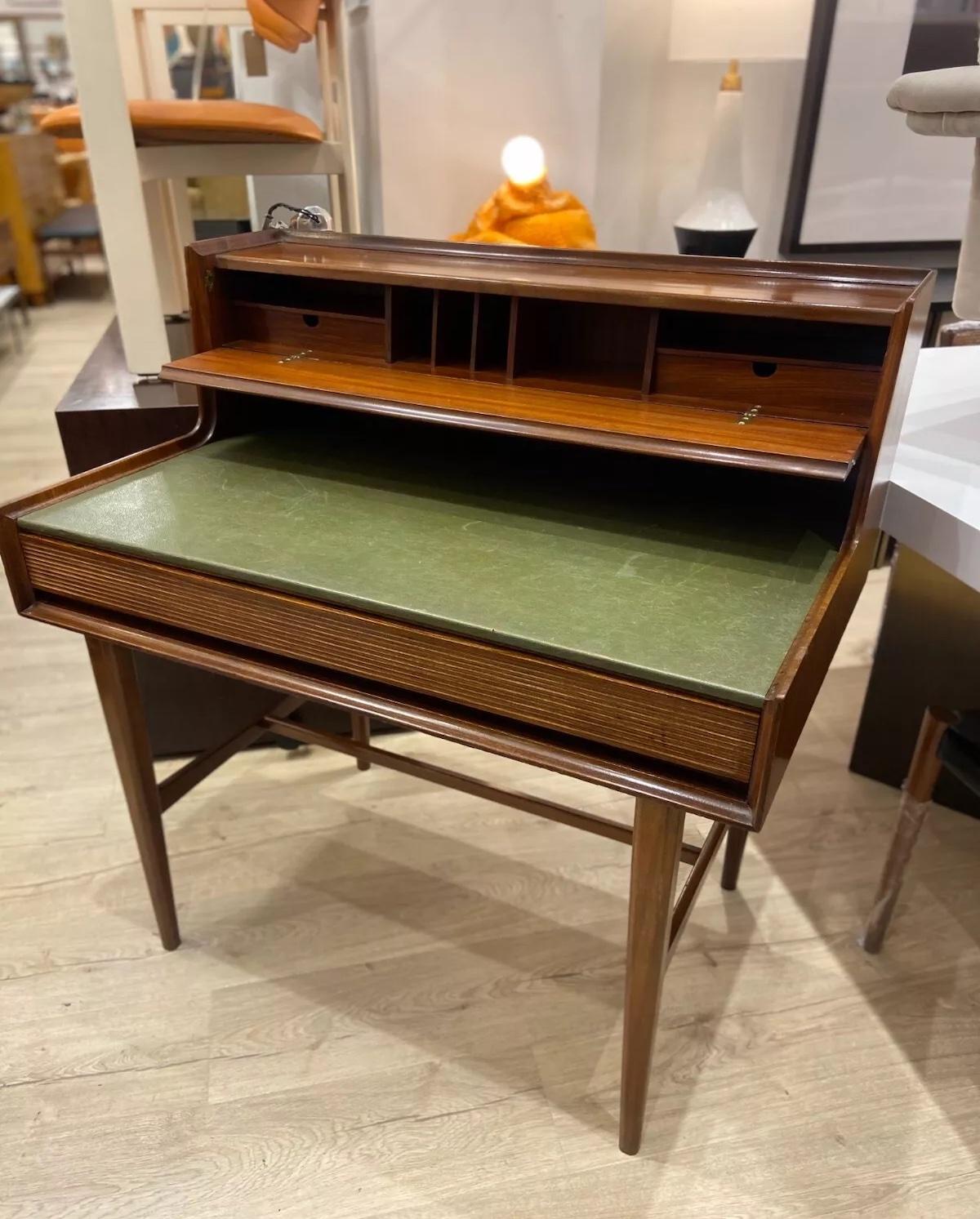 British Vintage Mid-Century Desk In Rosewood by Richard Hornby for Fyne Ladye, 1960s
