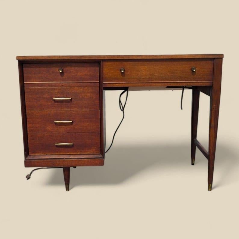 Scrivania vintage di metà secolo, macchina da cucire Singer 600, MCM, retrò, unica, noce in vendita 3