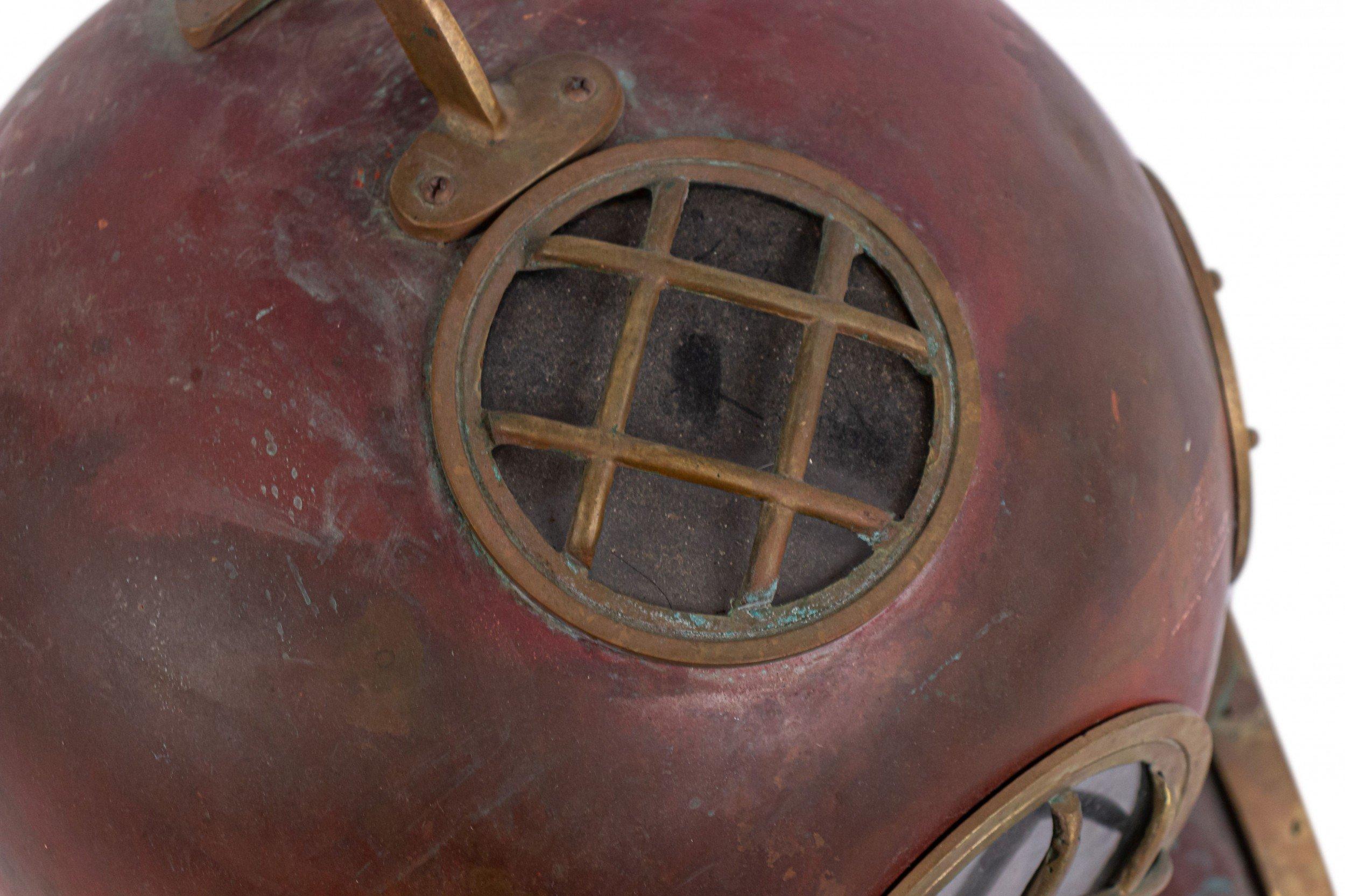 Vintage Mid-Century Diving Helmet In Good Condition In New York, NY