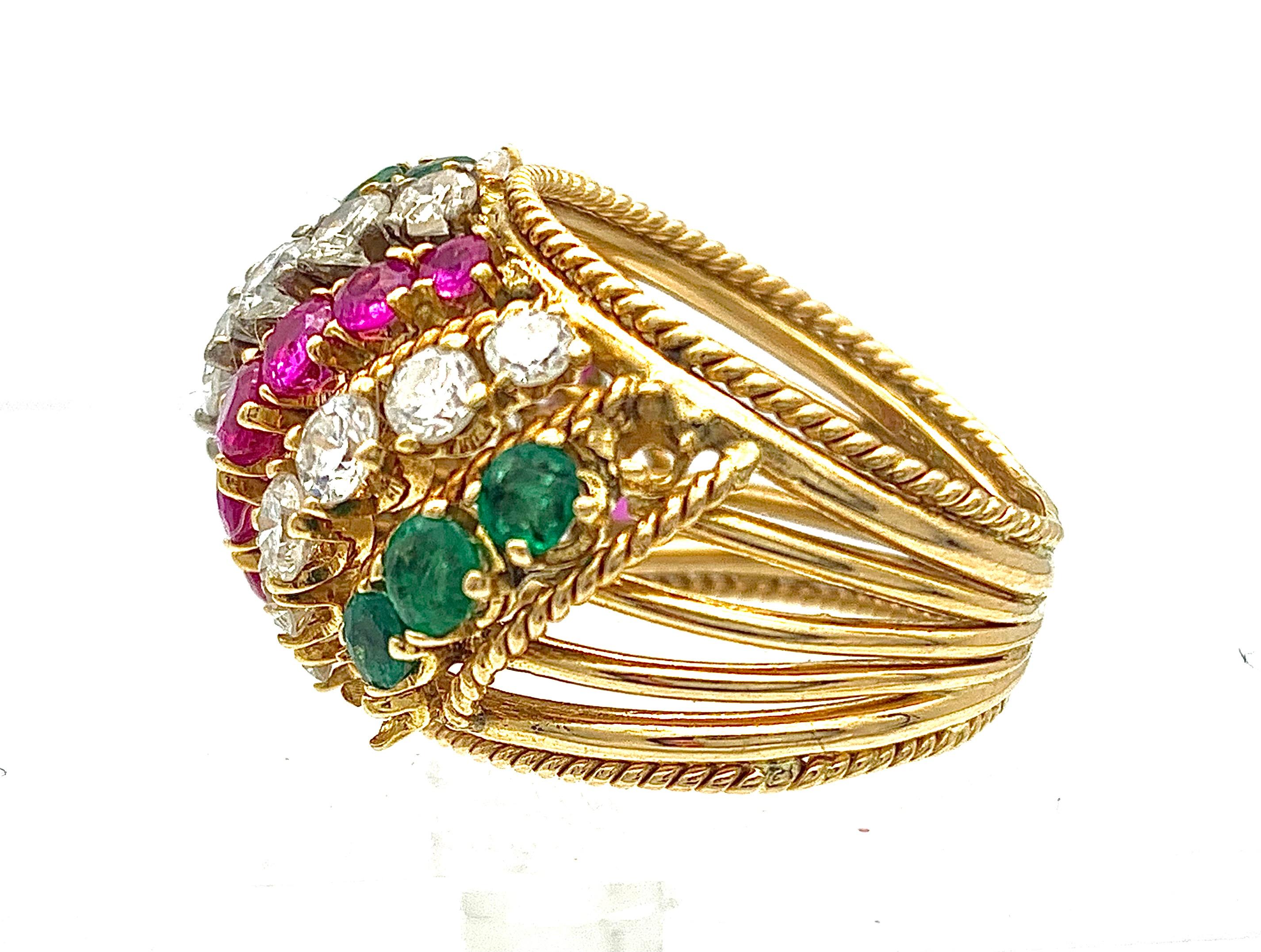 Vintage Mid-Century Dome Shaped Cocktail Ring 14 Karat Gold Emerald Ruby Diamond In Good Condition For Sale In Munich, Bavaria