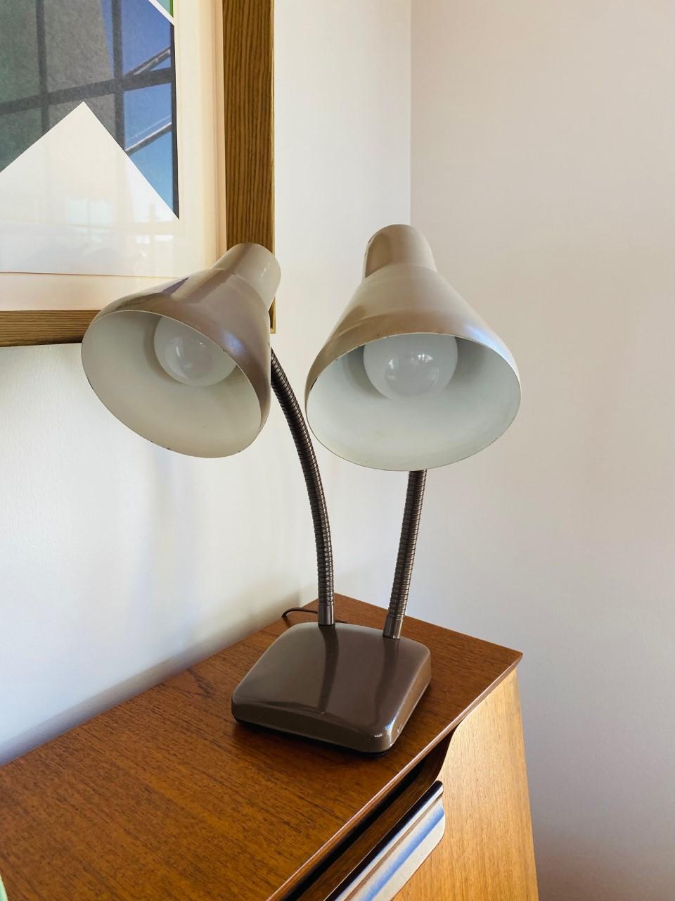Vintage Mid Century Double Gooseneck Desk Lamp In Good Condition For Sale In San Diego, CA