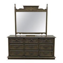 Comò d'epoca di metà secolo, Spanish Revival, Legno intagliato, anni '70 circa, Lowboy