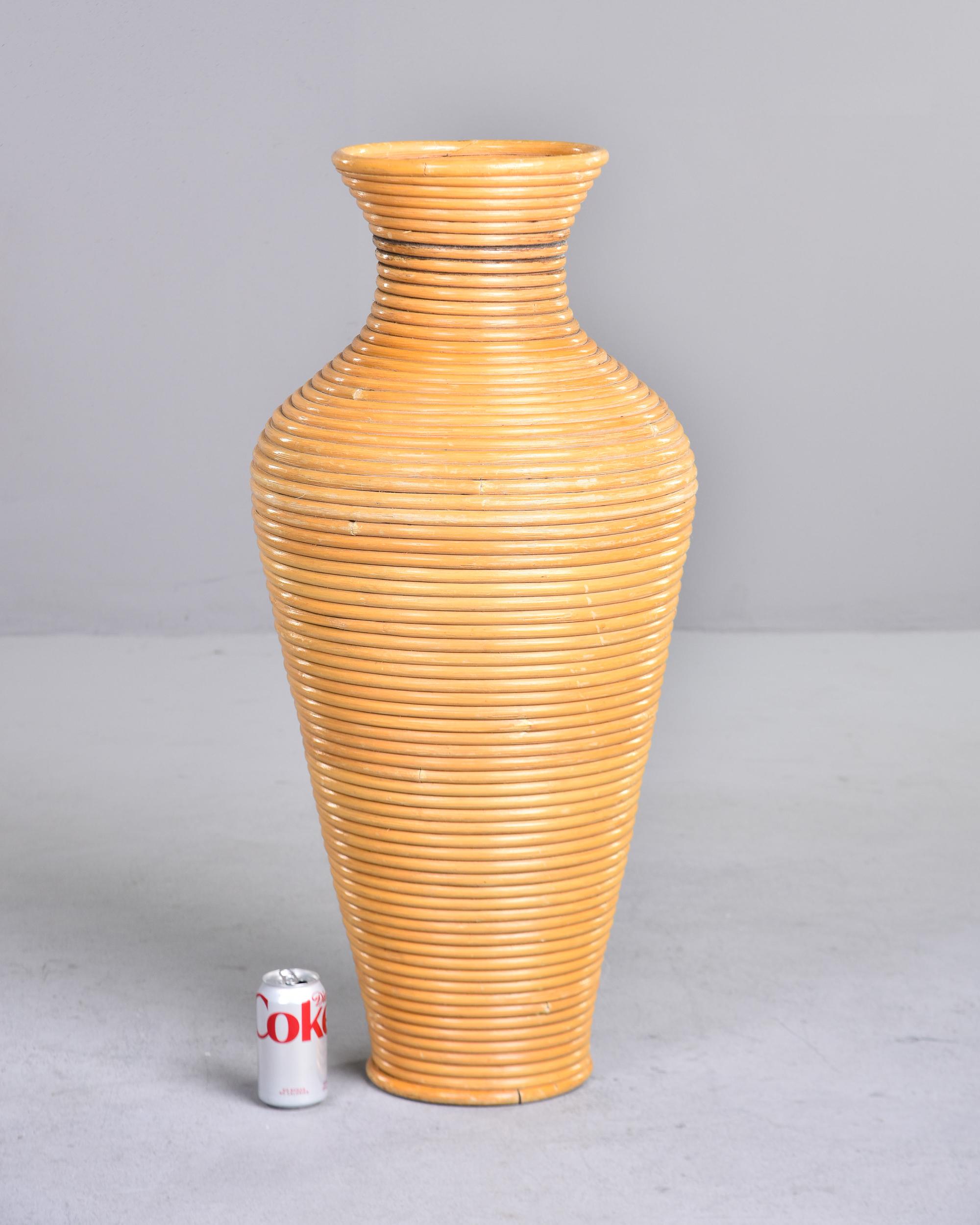 Extra große Stehvase aus Rattan aus der Mitte des Jahrhunderts (Italienisch) im Angebot