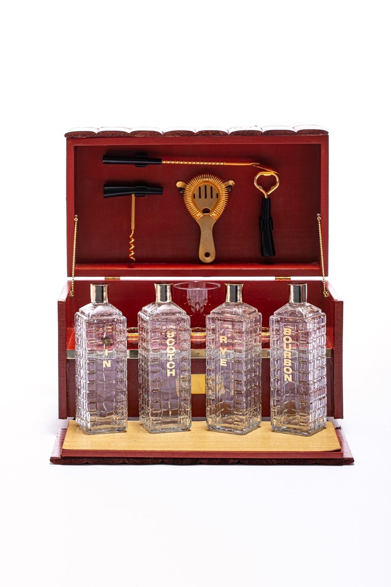 Vintage Mid Century Travel Bar Portable Set Tray Flask Glasses Whiskey  Bourbon