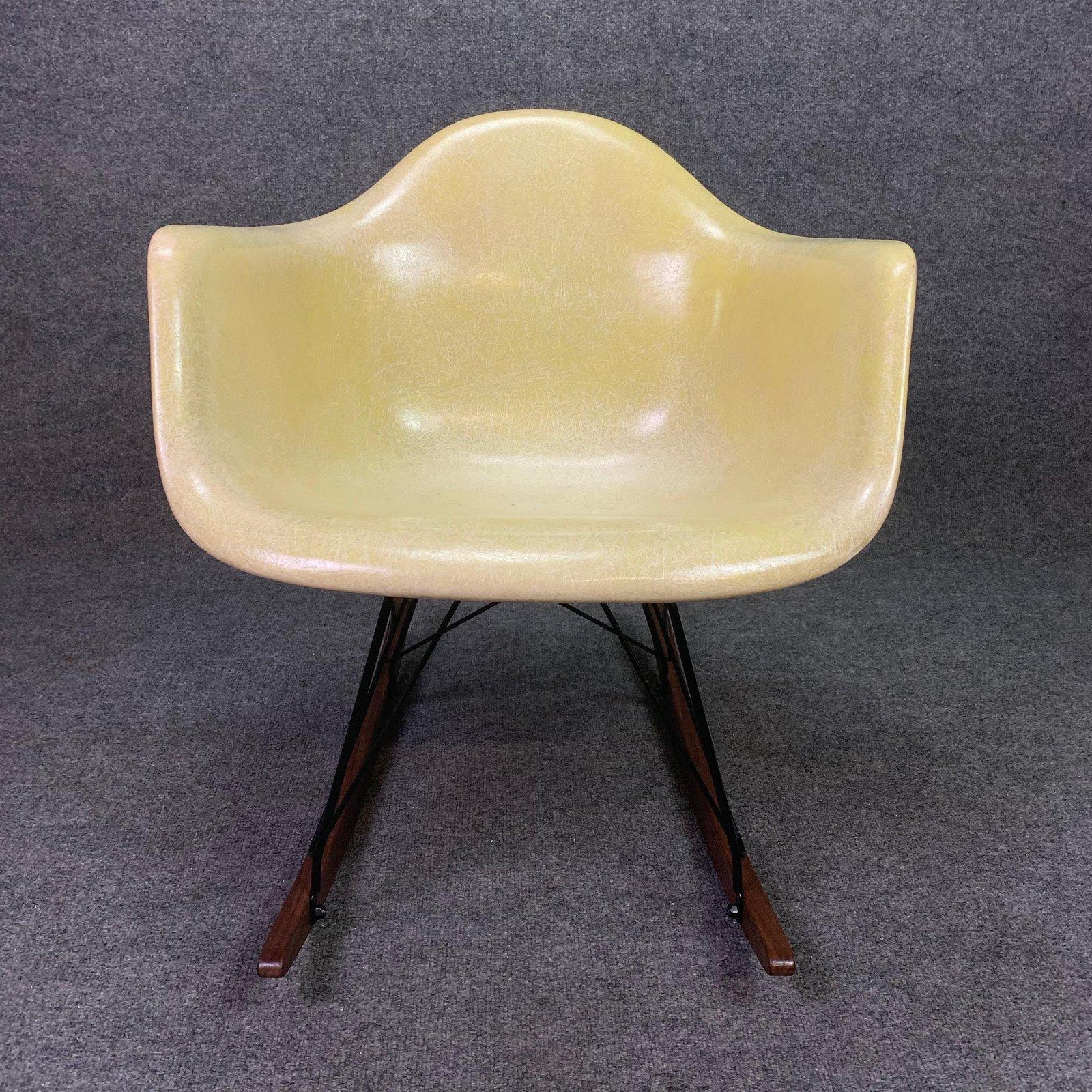 Vintage Mid Century Fiberglass Rocking Chair by Charles Eames In Good Condition In San Marcos, CA