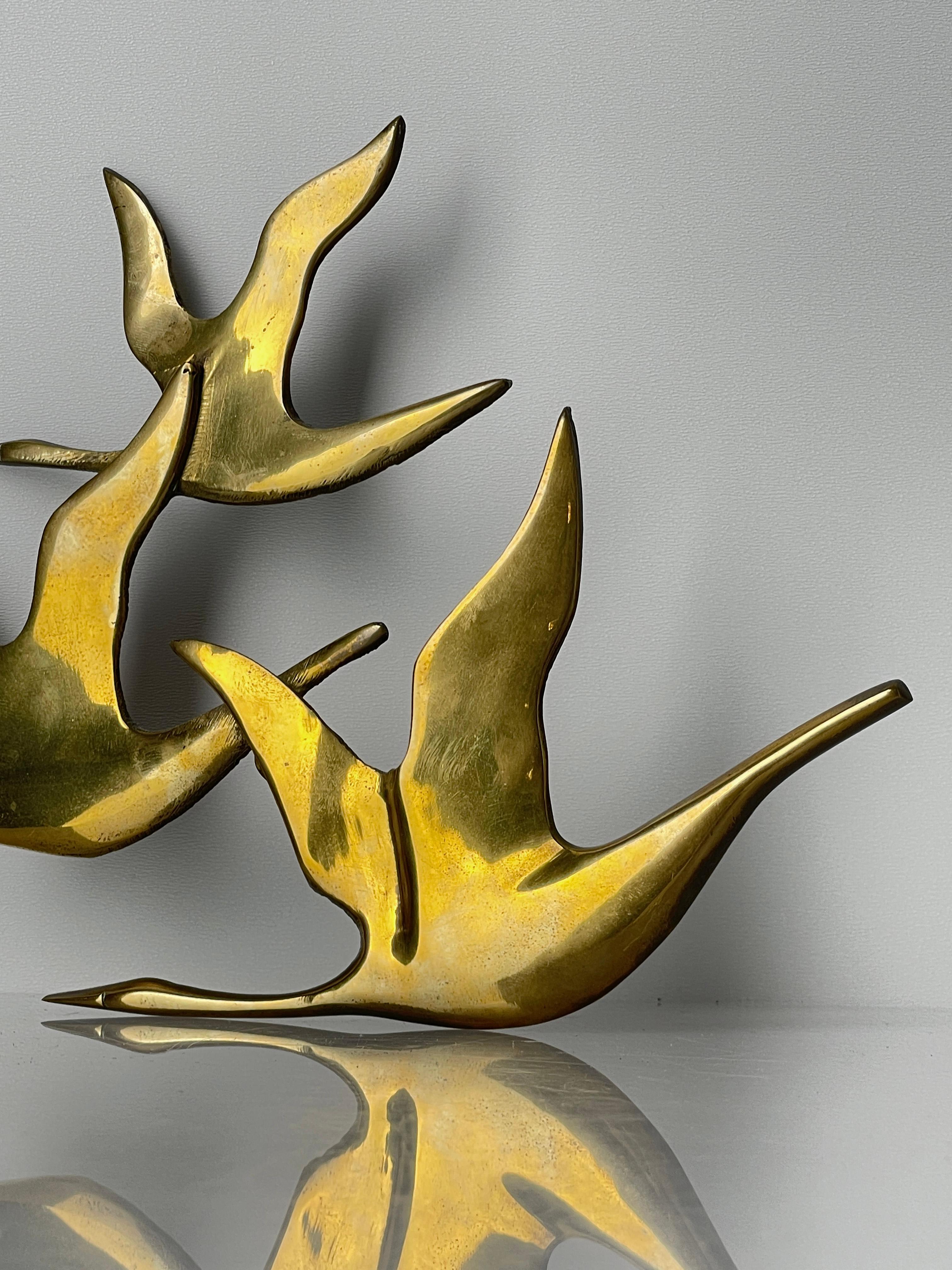 Vintage Mid Century Flying Geese Brass Wall Decoration In Good Condition For Sale In Bern, CH