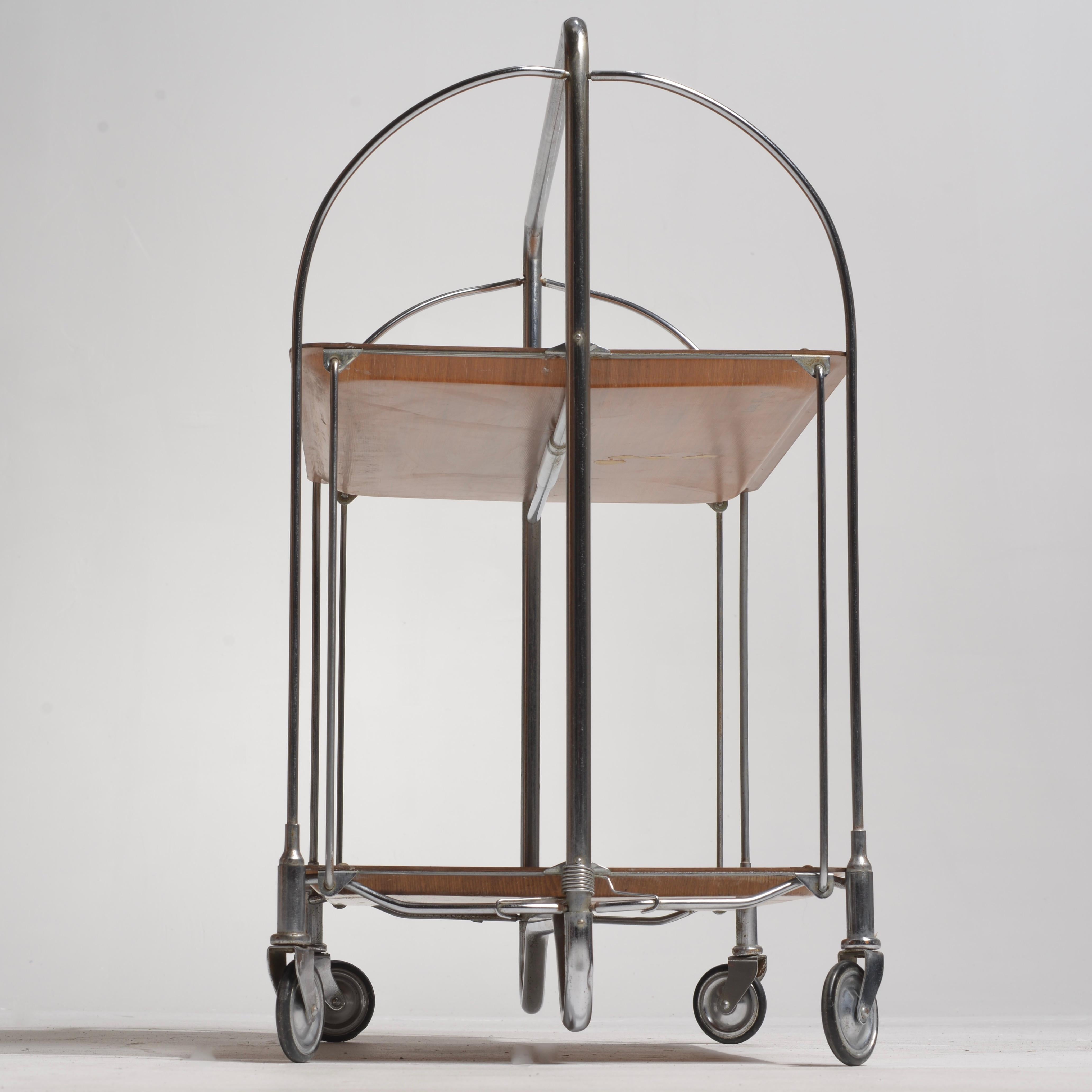 Vintage Mid-Century Foldable Serving Trolley  In Good Condition For Sale In Los Angeles, CA