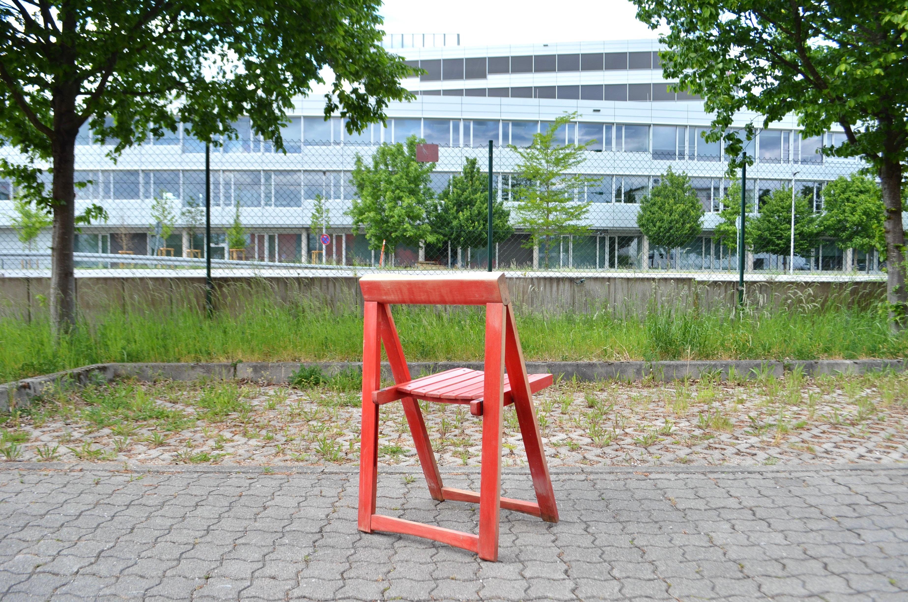 Vintage Mid- Century Folding Chair red Beech 1 / 6 en vente 2