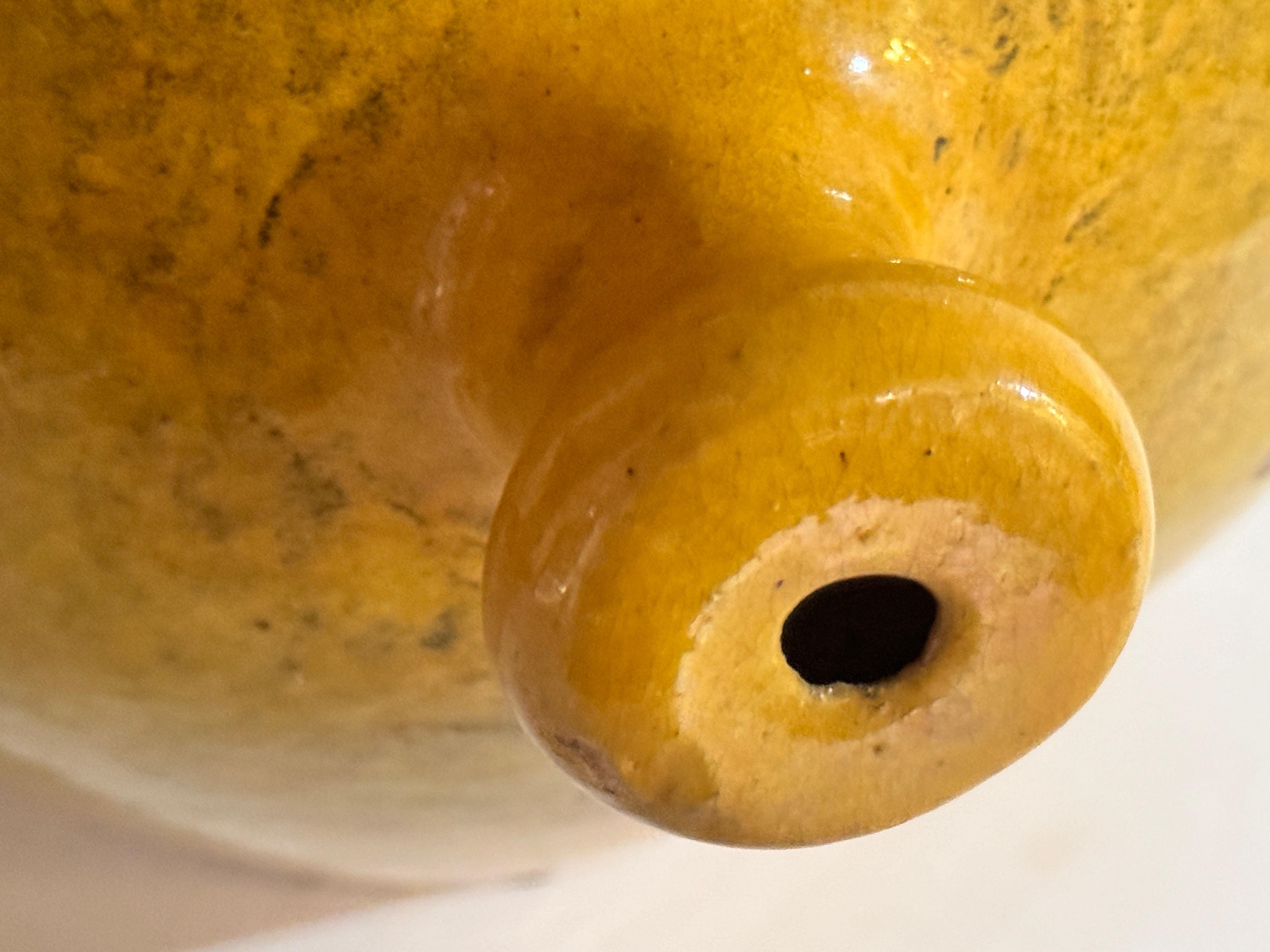 Vintage Mid-Century French Provincial Stoneware Potter Jug Yellow Color Bon état à Auribeau sur Siagne, FR