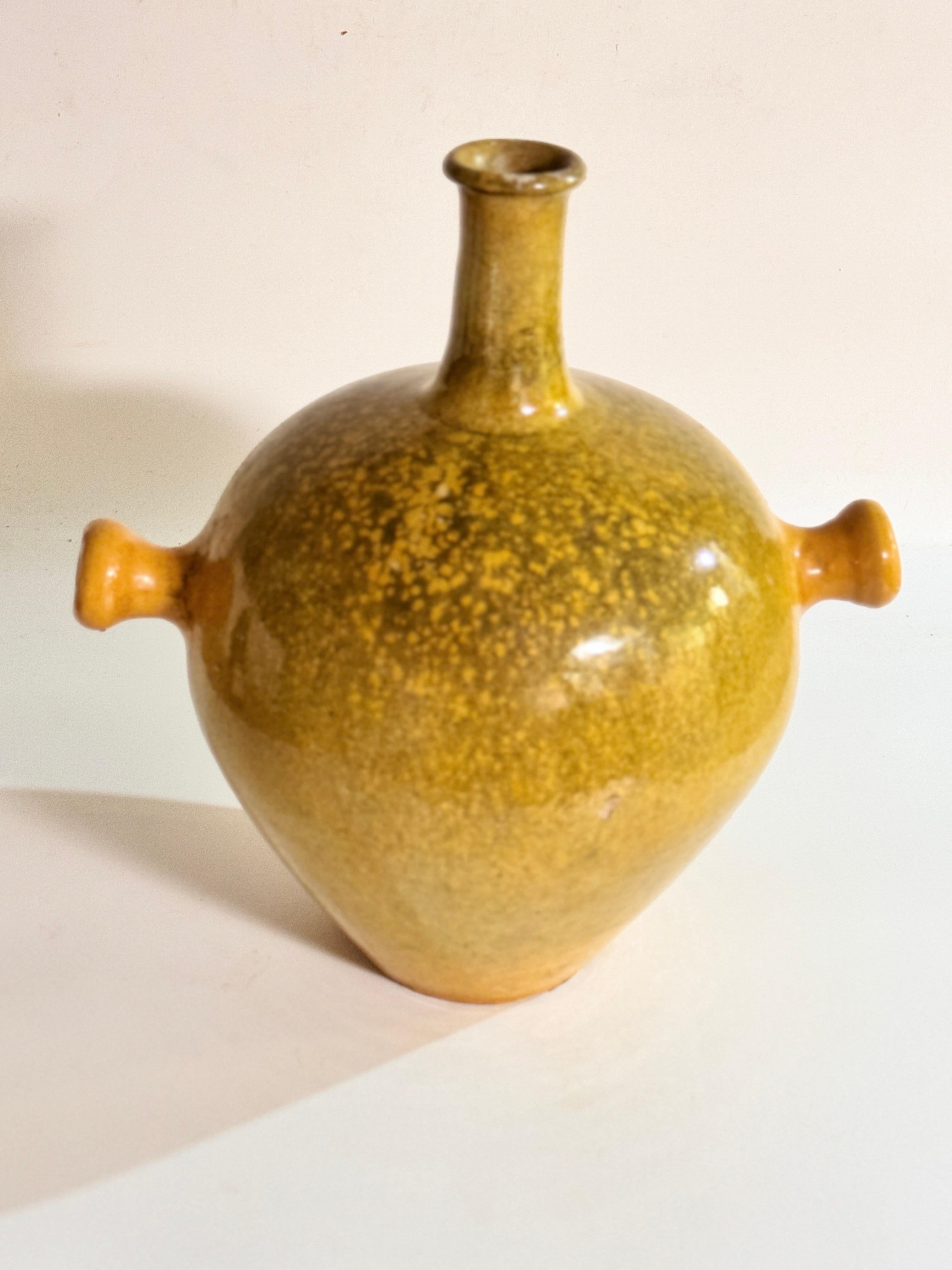 20ième siècle Vintage Mid-Century French Provincial Stoneware Potter Jug Yellow Color