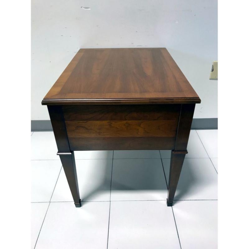 HERITAGE FURNITURE Obstholz-Beistelltisch aus der Mitte des Jahrhunderts (Moderne der Mitte des Jahrhunderts)