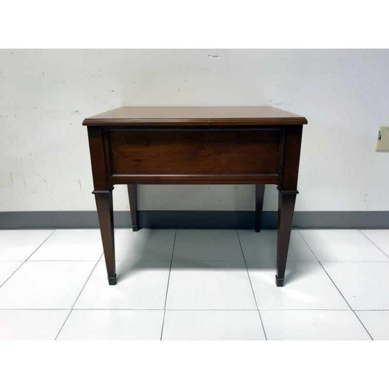 HERITAGE FURNITURE Obstholz-Beistelltisch aus der Mitte des Jahrhunderts (amerikanisch)