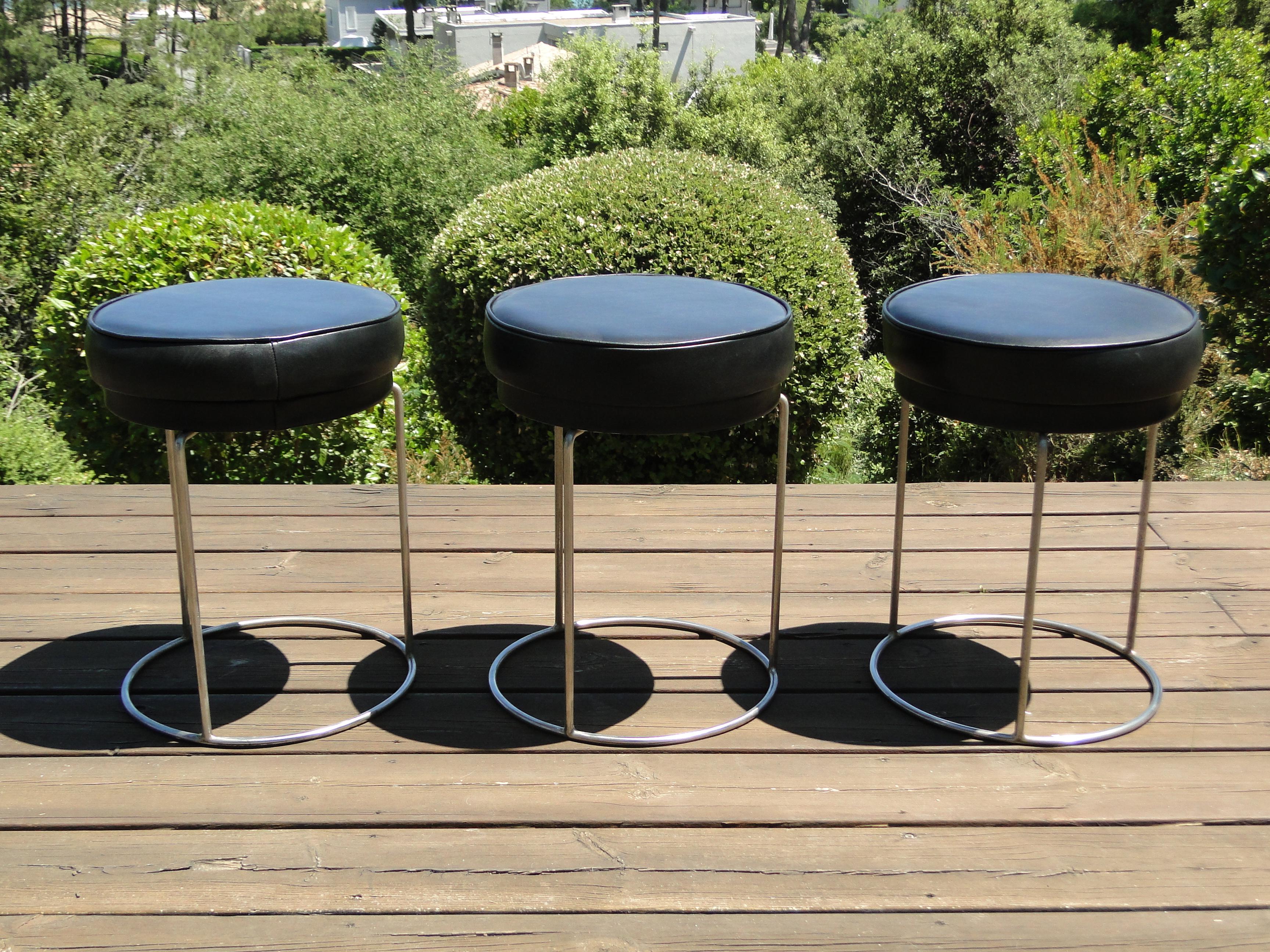 Jacques Adnet Style Vintage French Mid Century Leather and Metal Stools set 3  For Sale 10