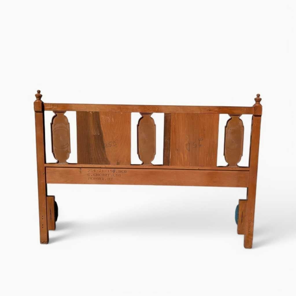 Tête de lit pleine grandeur Vintage Mid-Century, Design/One Wood, c.1960s en vente 2