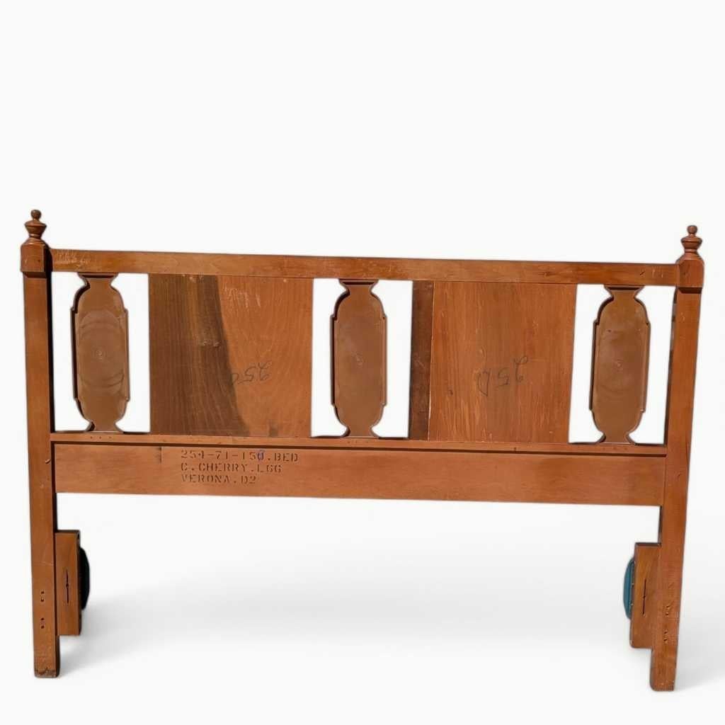 Tête de lit pleine grandeur Vintage Mid-Century, Design/One Wood, c.1960s Bon état - En vente à Rancho Cucamonga, CA