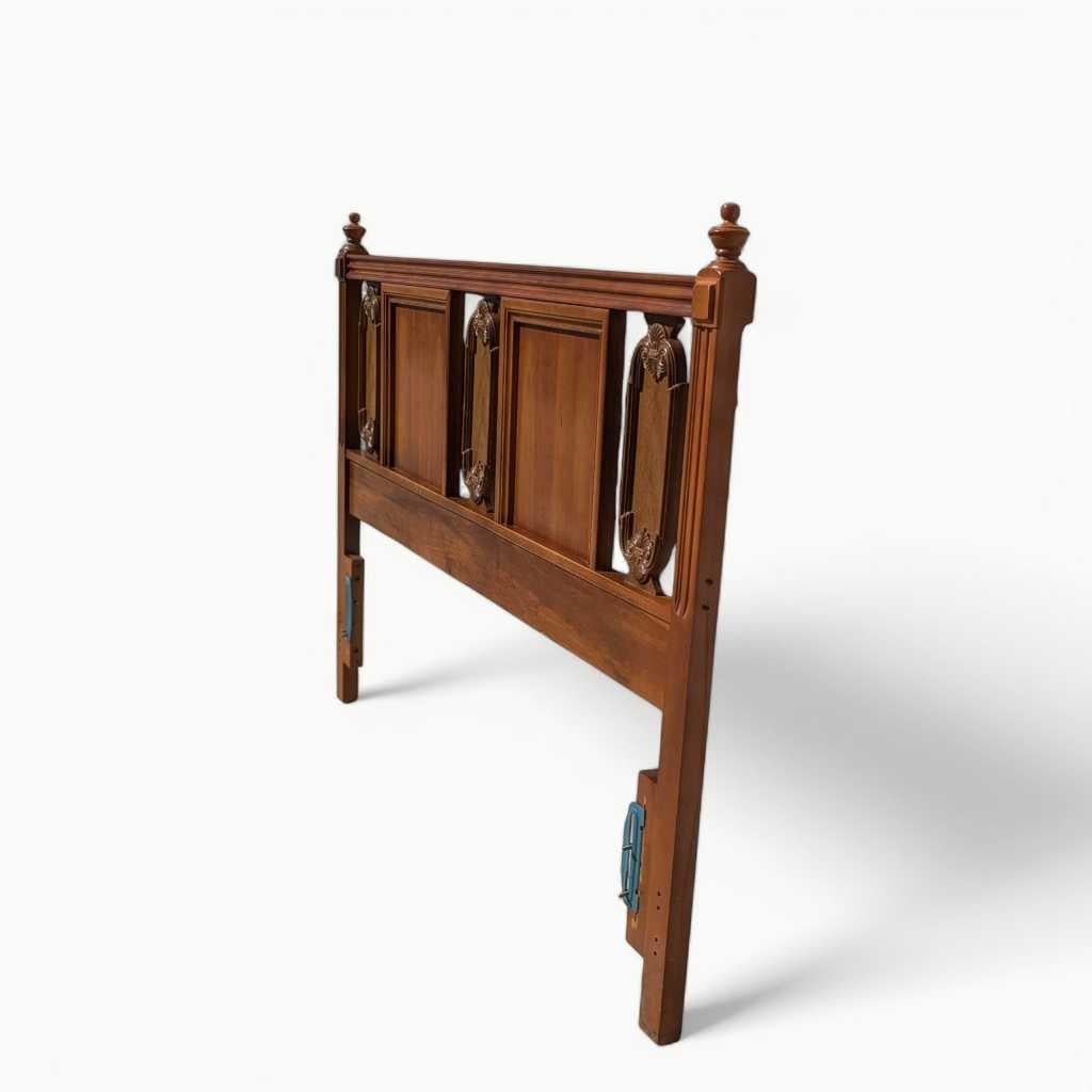 20ième siècle Tête de lit pleine grandeur Vintage Mid-Century, Design/One Wood, c.1960s en vente