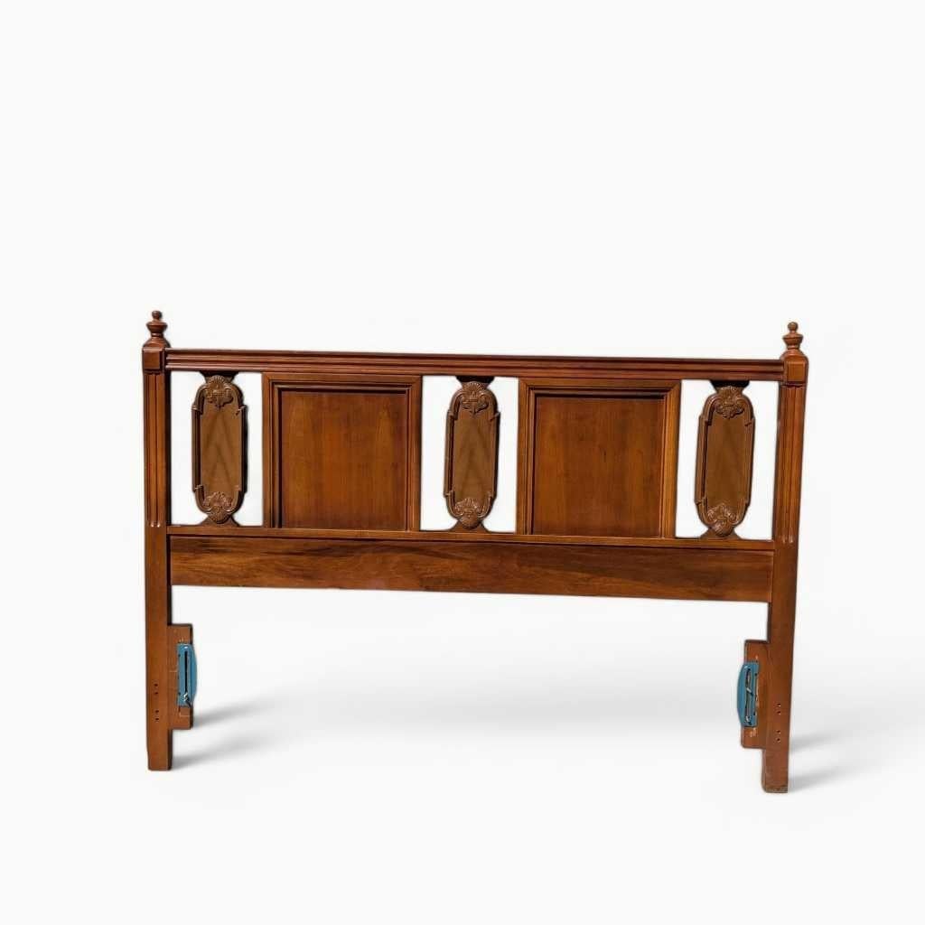 Tête de lit pleine grandeur Vintage Mid-Century, Design/One Wood, c.1960s en vente 1