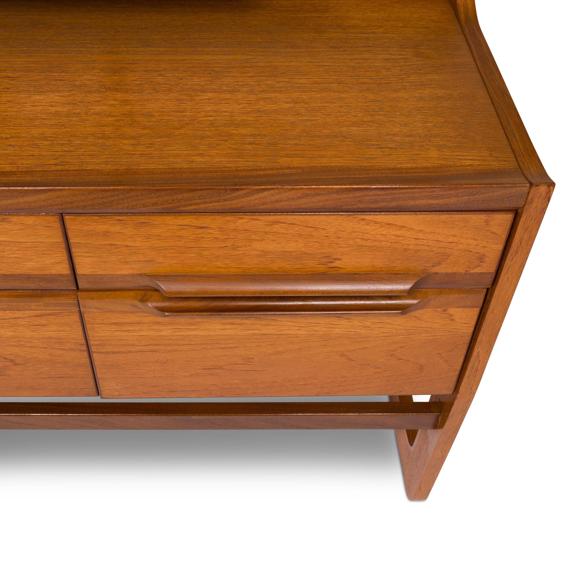 Vintage Mid-Century G-Plan Lowboy Dresser with Vanity For Sale 2