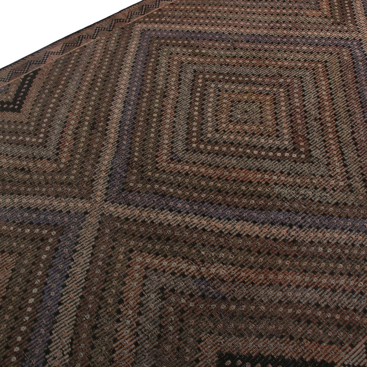 Tissé à la main Rug & Kilim vintage du milieu du siècle, géométrique, en laine beige, marron et bleu en vente