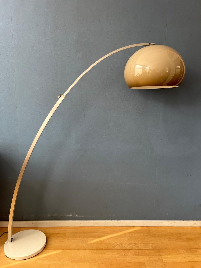 Vintage-Stehlampe, GEPO, Space Age Mushroom Arc, Mid-Century, 1970er-Jahre im Zustand „Hervorragend“ in ROTTERDAM, ZH