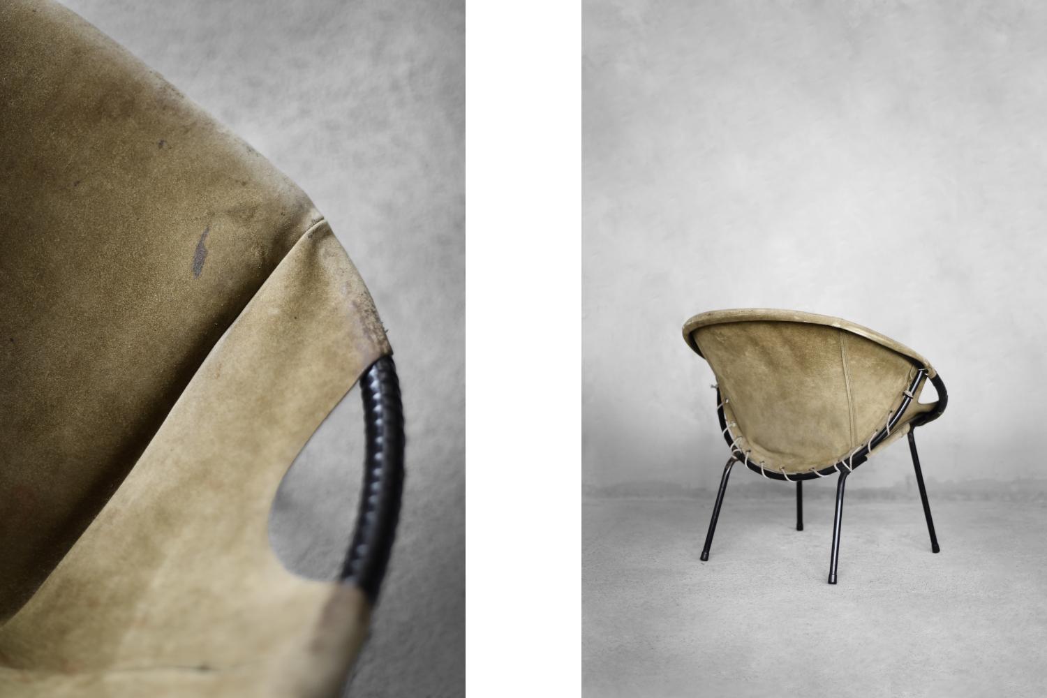 Sedia Vintage Mid-Century German Modern Earthy Green Suede Circle Balloon In condizioni buone in vendita a Warszawa, Mazowieckie