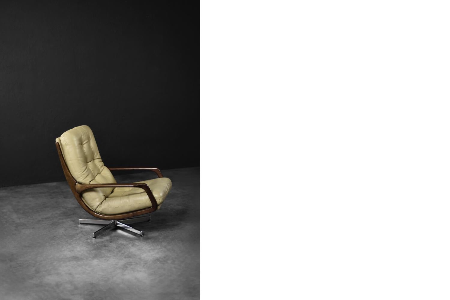 Sillón giratorio de cuero moderno alemán de mediados de siglo de Eugen Schmidt en venta 2