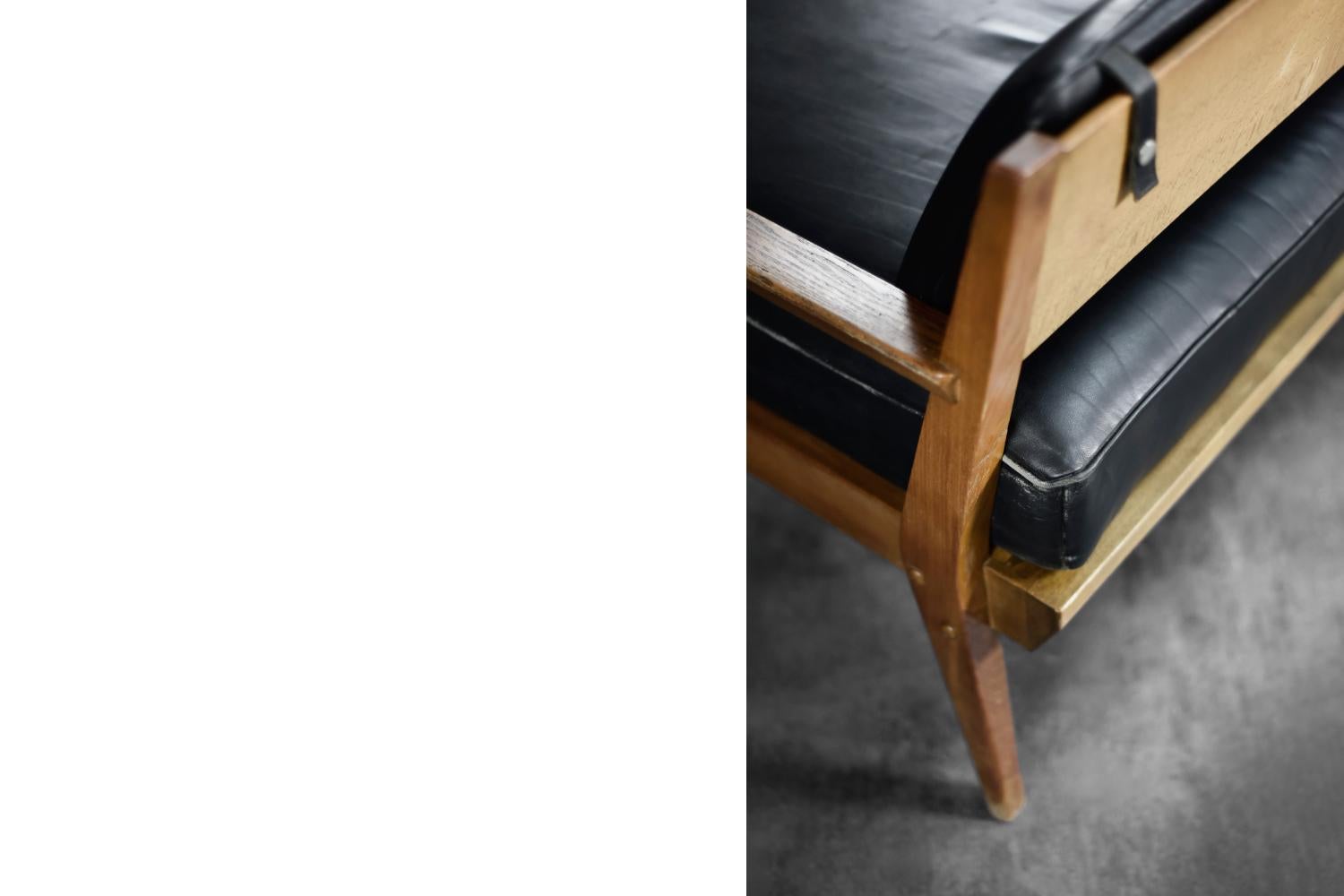 Vintage Mid-Century German Modern Oak & Black Leather Sofa, 1960er Jahre im Angebot 6