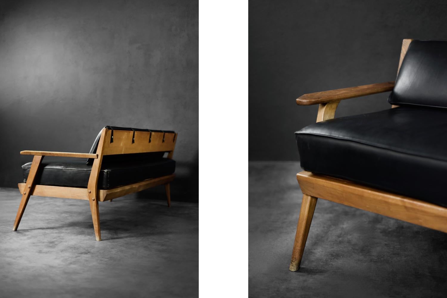 Vintage Mid-Century German Modern Oak & Black Leather Sofa, 1960er Jahre im Zustand „Gut“ im Angebot in Warszawa, Mazowieckie