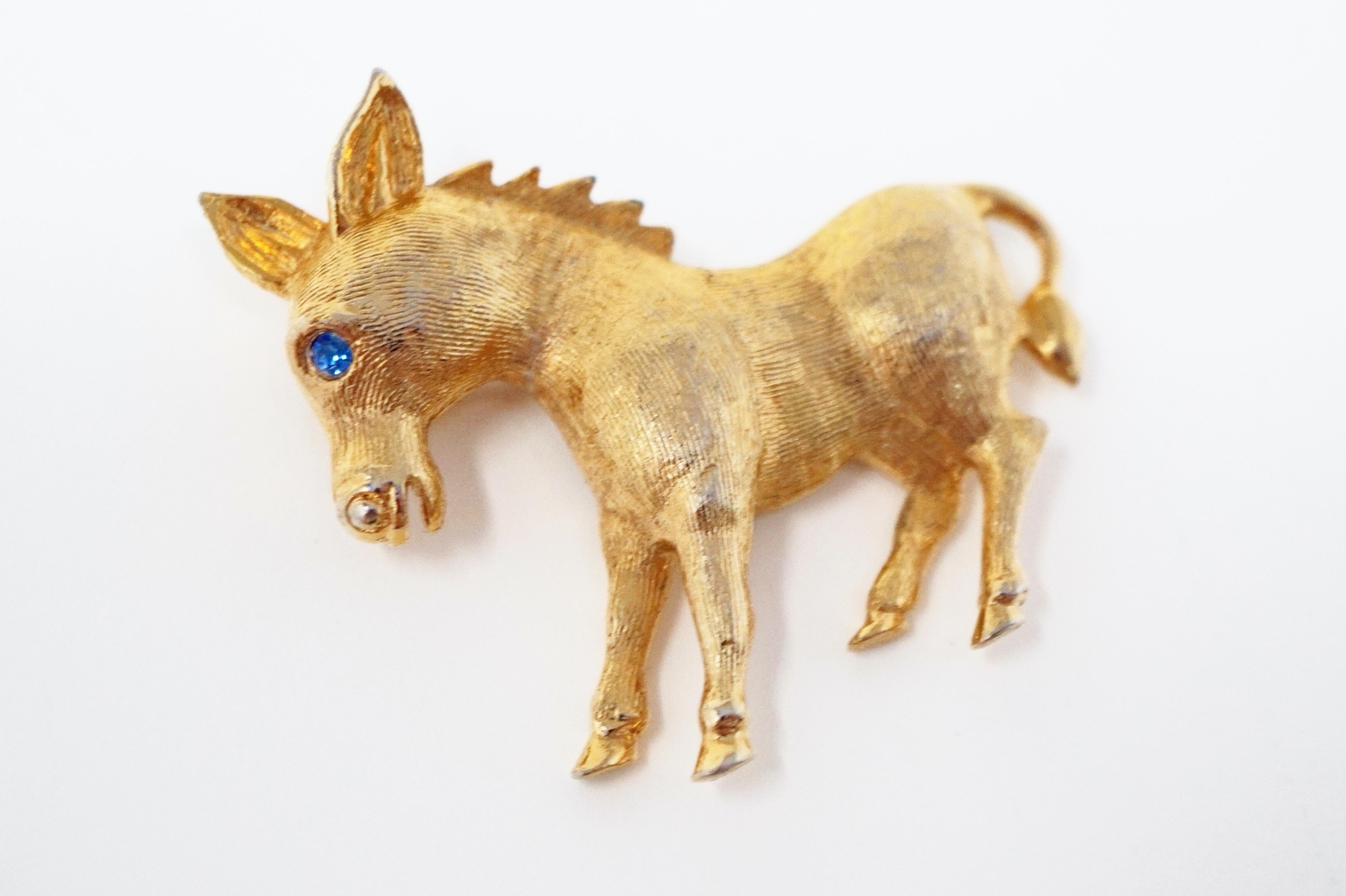 Vintage Mid-Century Gilded Pony Brooch with Blue Crystal Eye In Good Condition For Sale In McKinney, TX