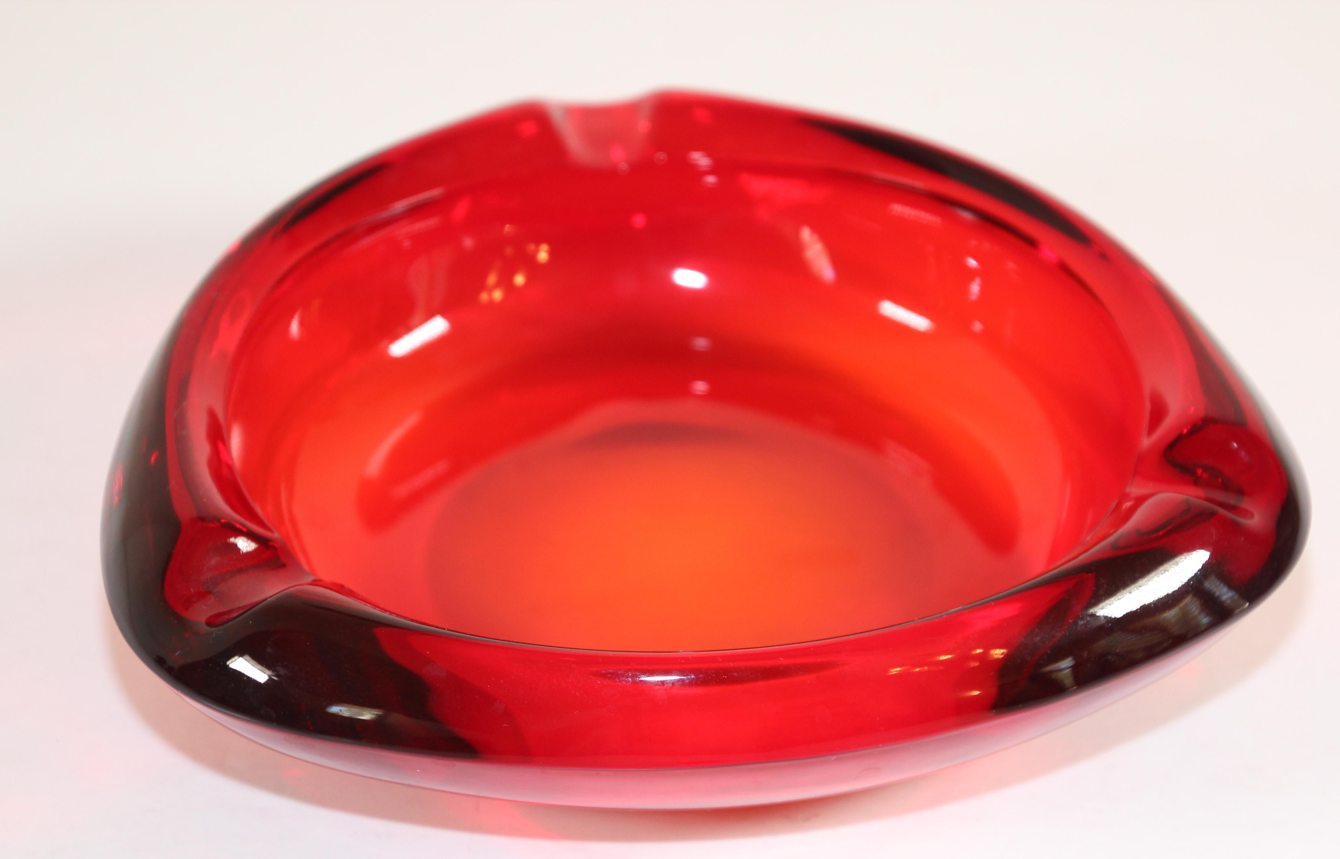 Vintage Mid Century Ges-Line Delta Wing Triangle Melamine Ashtray Red 
