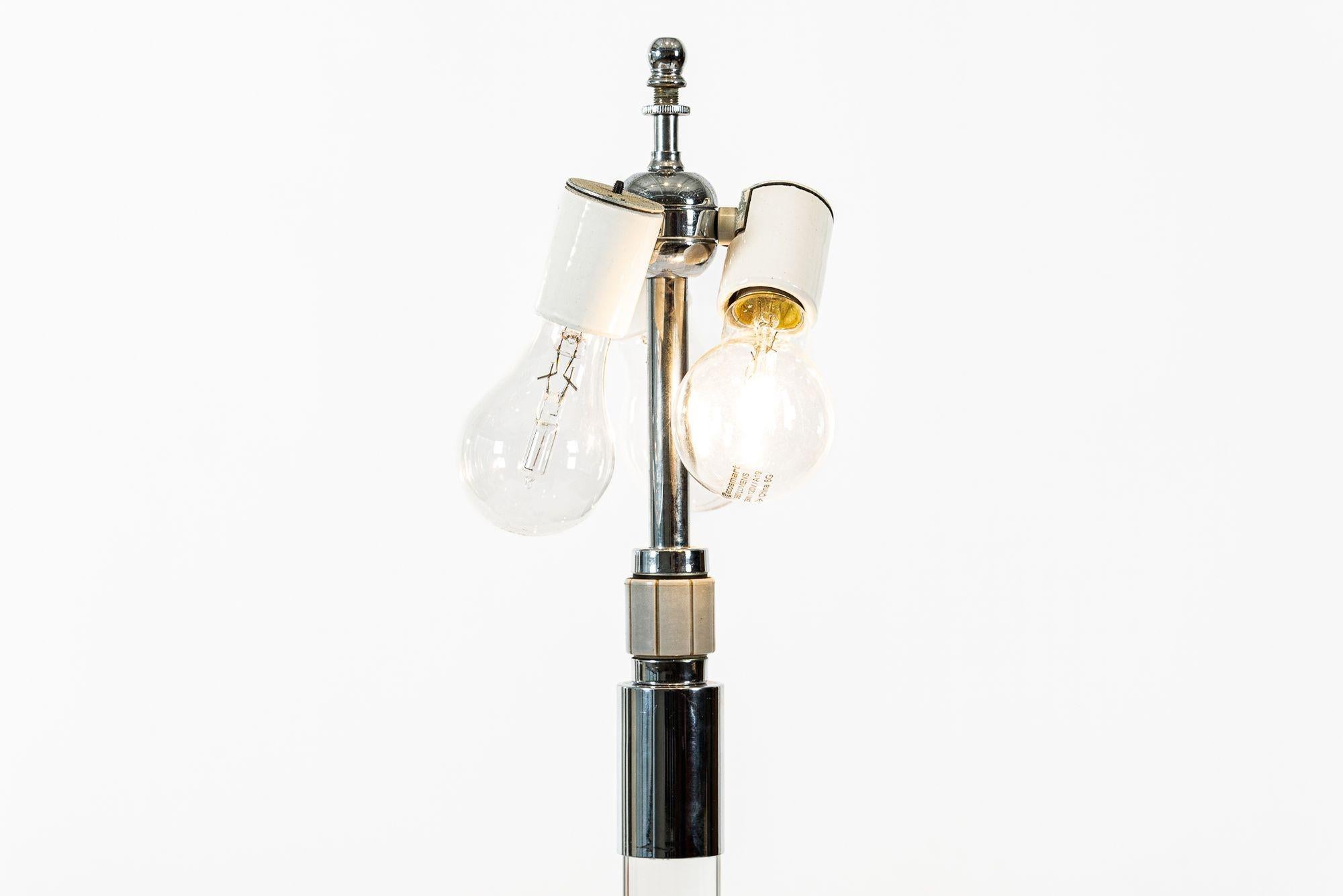 Fine XX secolo Lampada da terra vintage di metà secolo con colonna in vetro e cromo di Hansen, anni '70 in vendita