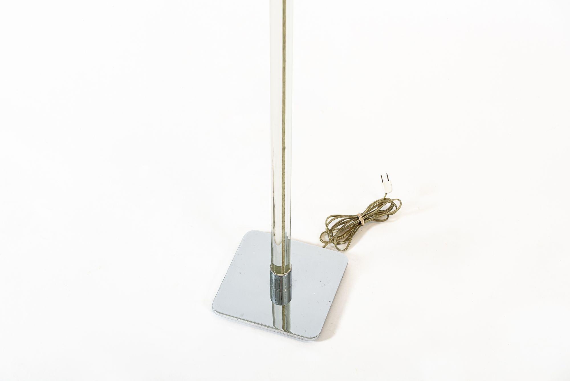 Lampada da terra vintage di metà secolo con colonna in vetro e cromo di Hansen, anni '70 in vendita 2