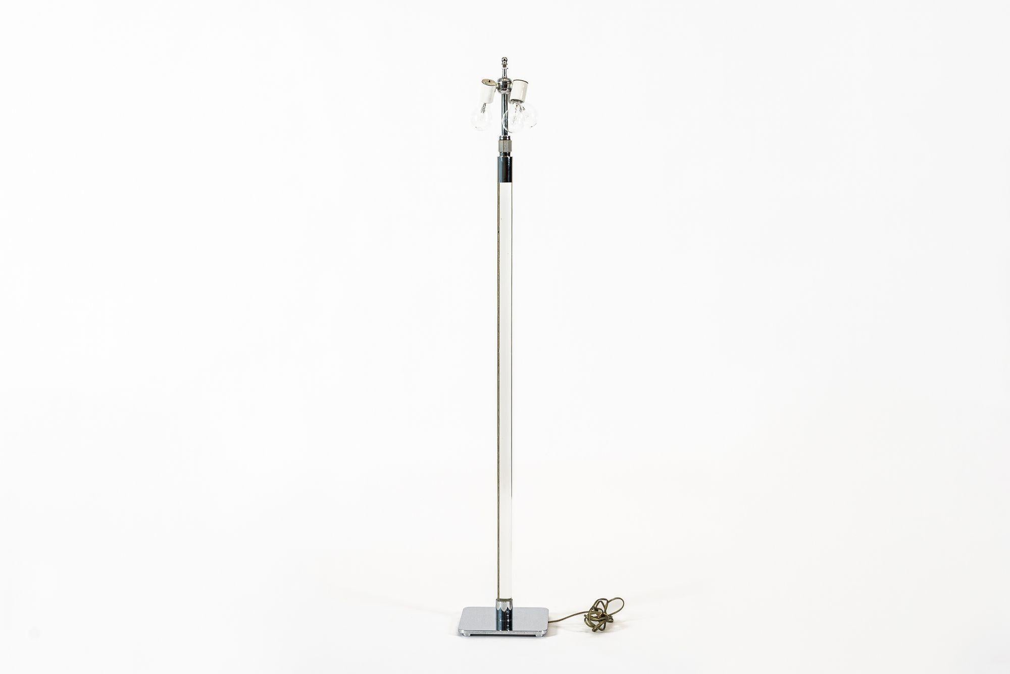 Américain Lampadaire vintage mi-siècle en verre et chrome par Hansen en vente