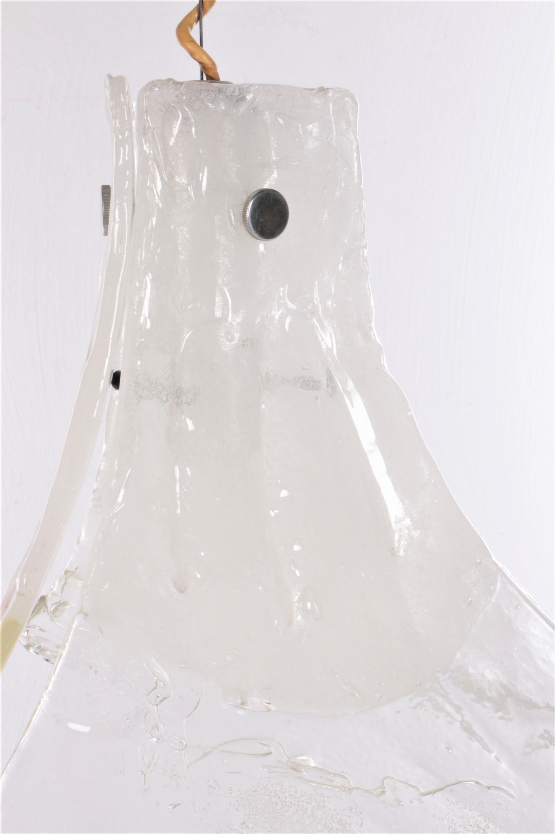Hängelampenlampe aus Glas aus der Mitte des Jahrhunderts von J. T. Kalmar, 1960 im Angebot 1