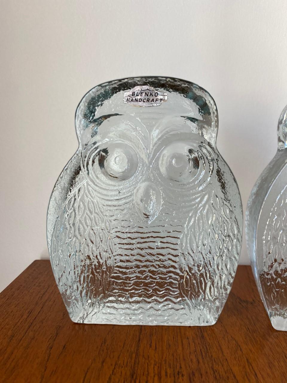 Américain Serre-livres hibou en verre vintage du milieu du siècle par Blenko en vente