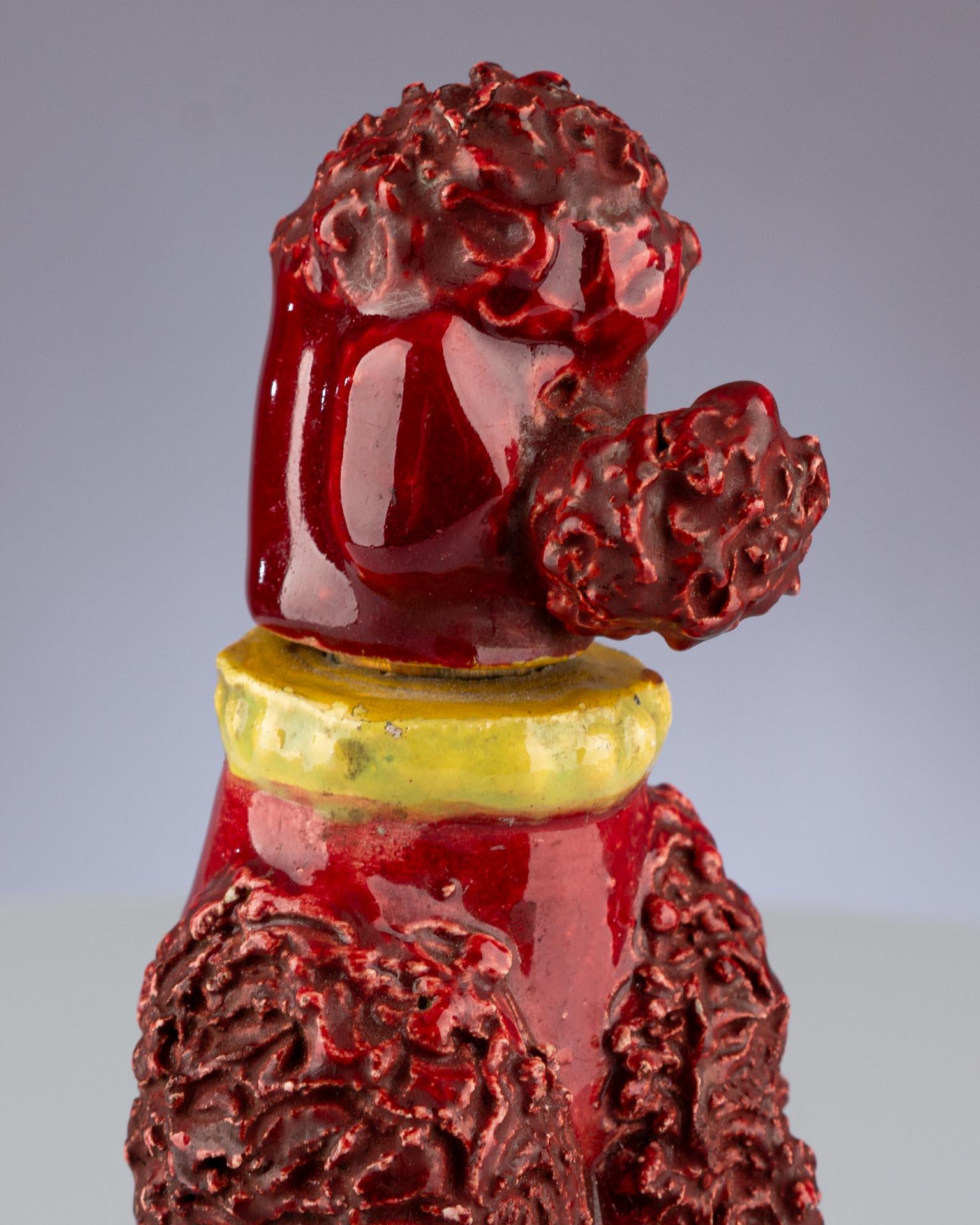 Vintage Mid-Century Glazed Ceramic Maroon Spaghetti Poodle Lighter Sculpture in vendita 9