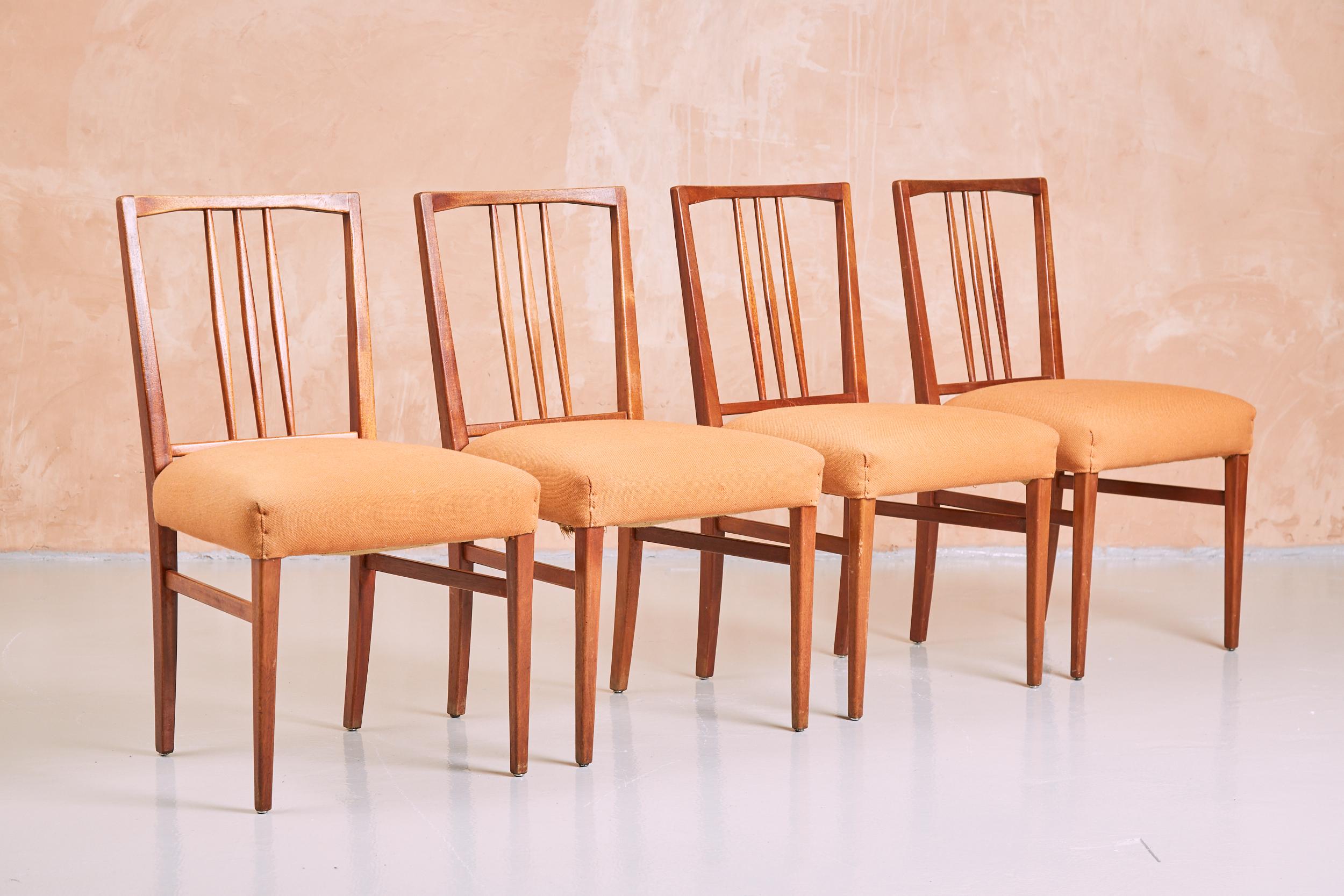 Ausziehbarer Esstisch und Stühle aus Eiche aus der Mitte des Jahrhunderts von Gordon Russell, 1950er Jahre im Angebot 13