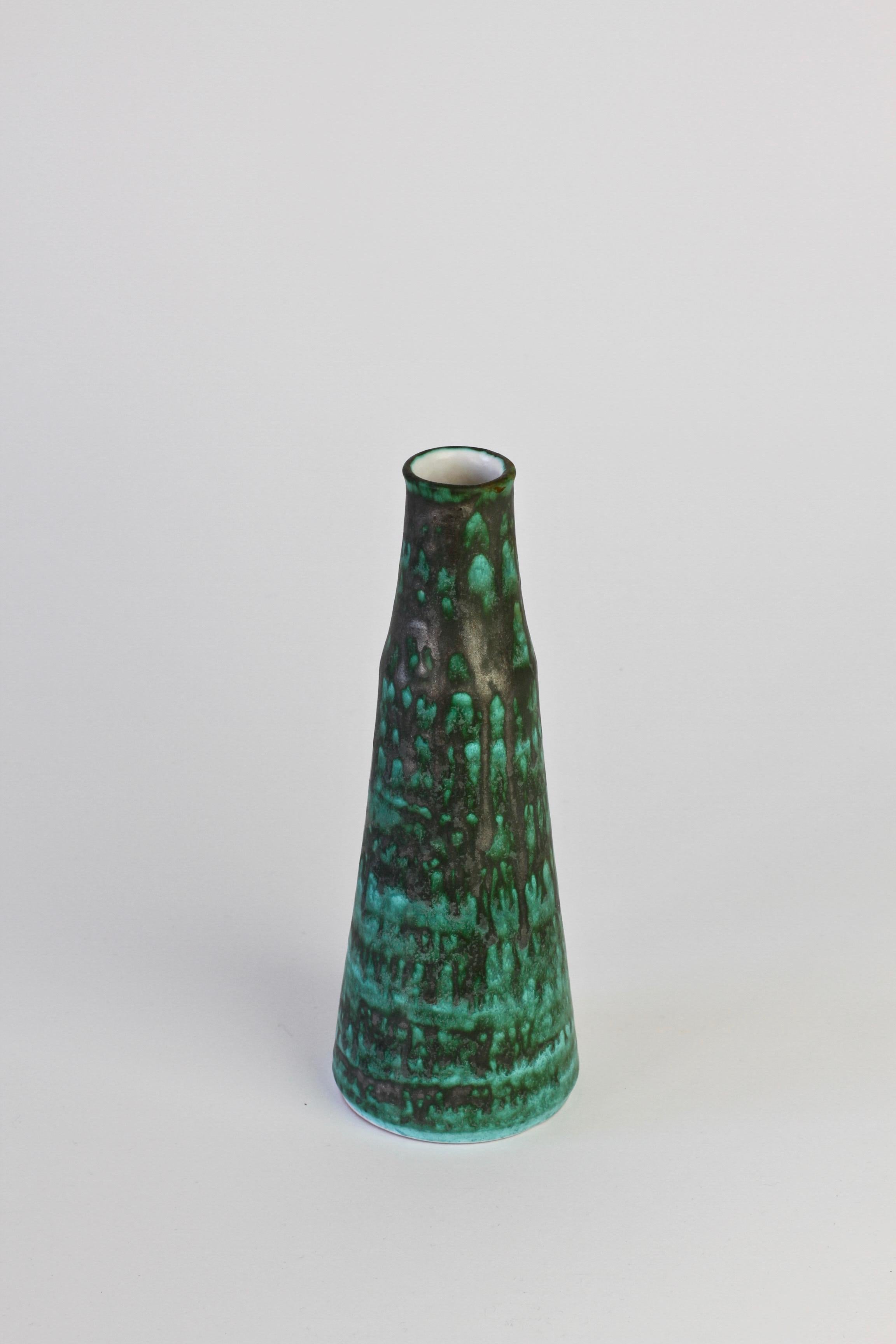 Beautiful and collectable little midcentury West German vase by Waechtersbach, circa 1955 in graphite grey and green.

This is a hard to find vase. Similar, in style, to a variation on the very collectible 'Ankara' range produced by Carstens