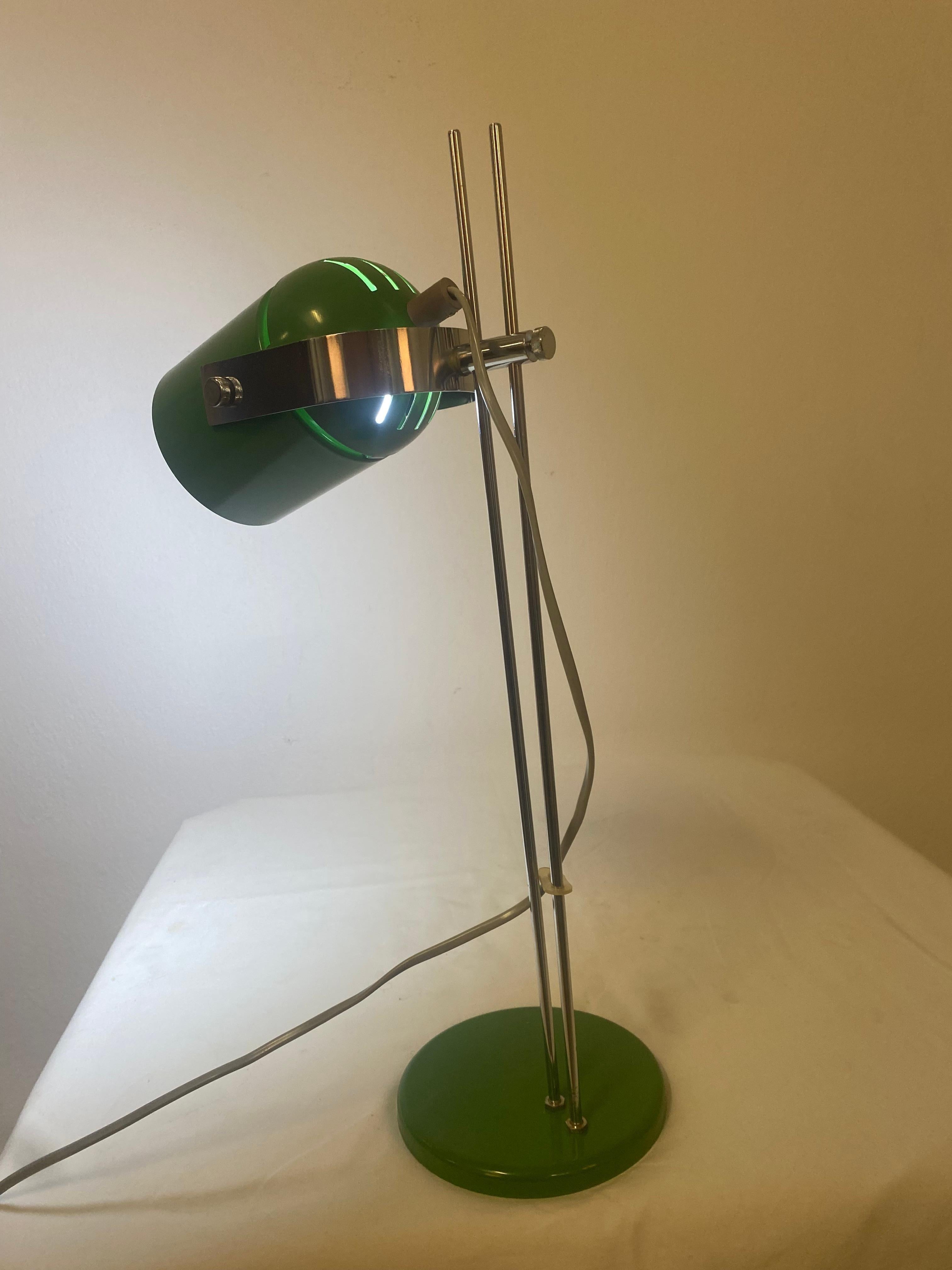 Grüne Mid-Century-Tischlampe, Vintage im Angebot 1
