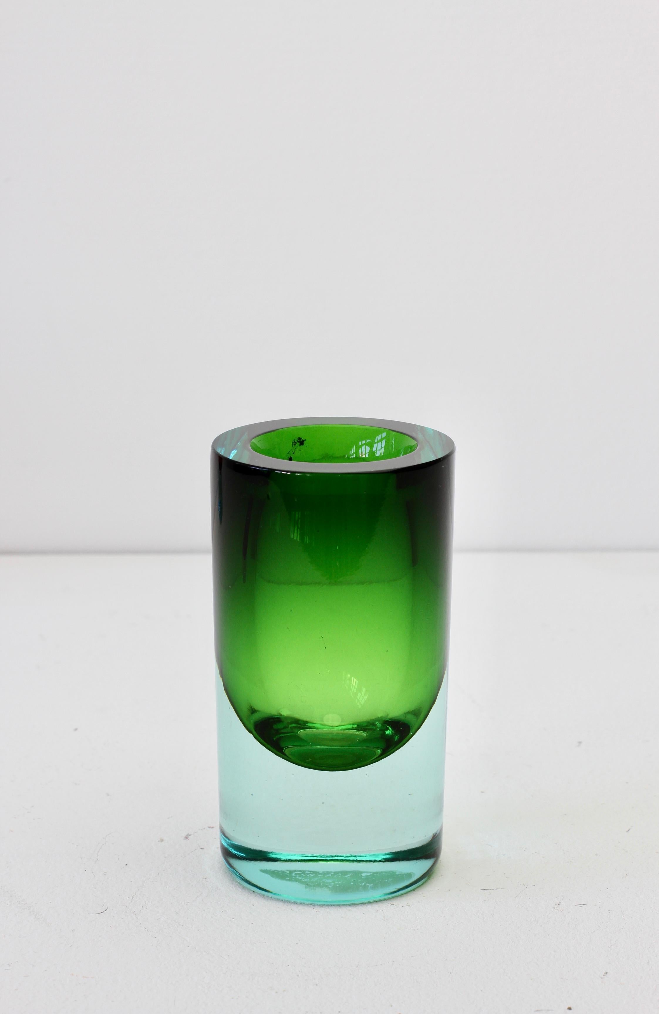 Vintage Midcentury Green Venetian Murano Sommerso Glass Vase, circa 1970 In Good Condition In Landau an der Isar, Bayern