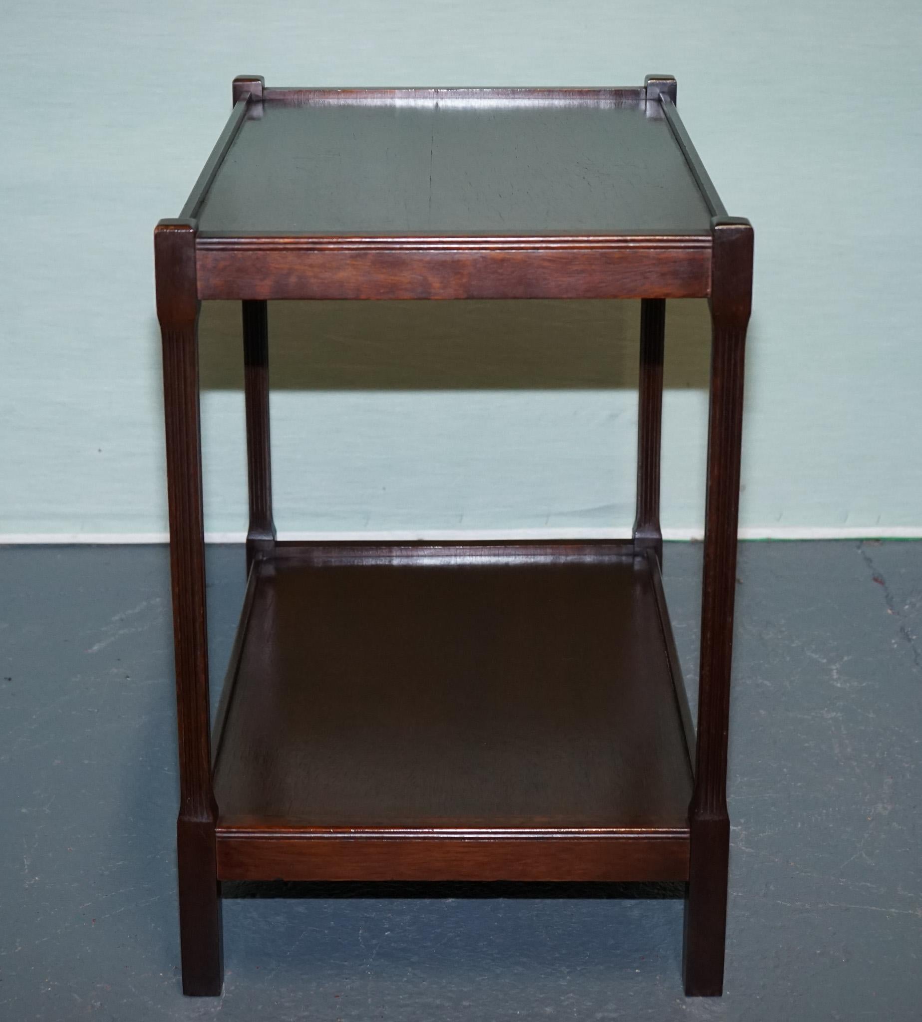 VINTAGE MID CENTURY HARDWOOD TWO TIER SIDE TABLE OCASSiONAL TABLE In Good Condition For Sale In Pulborough, GB