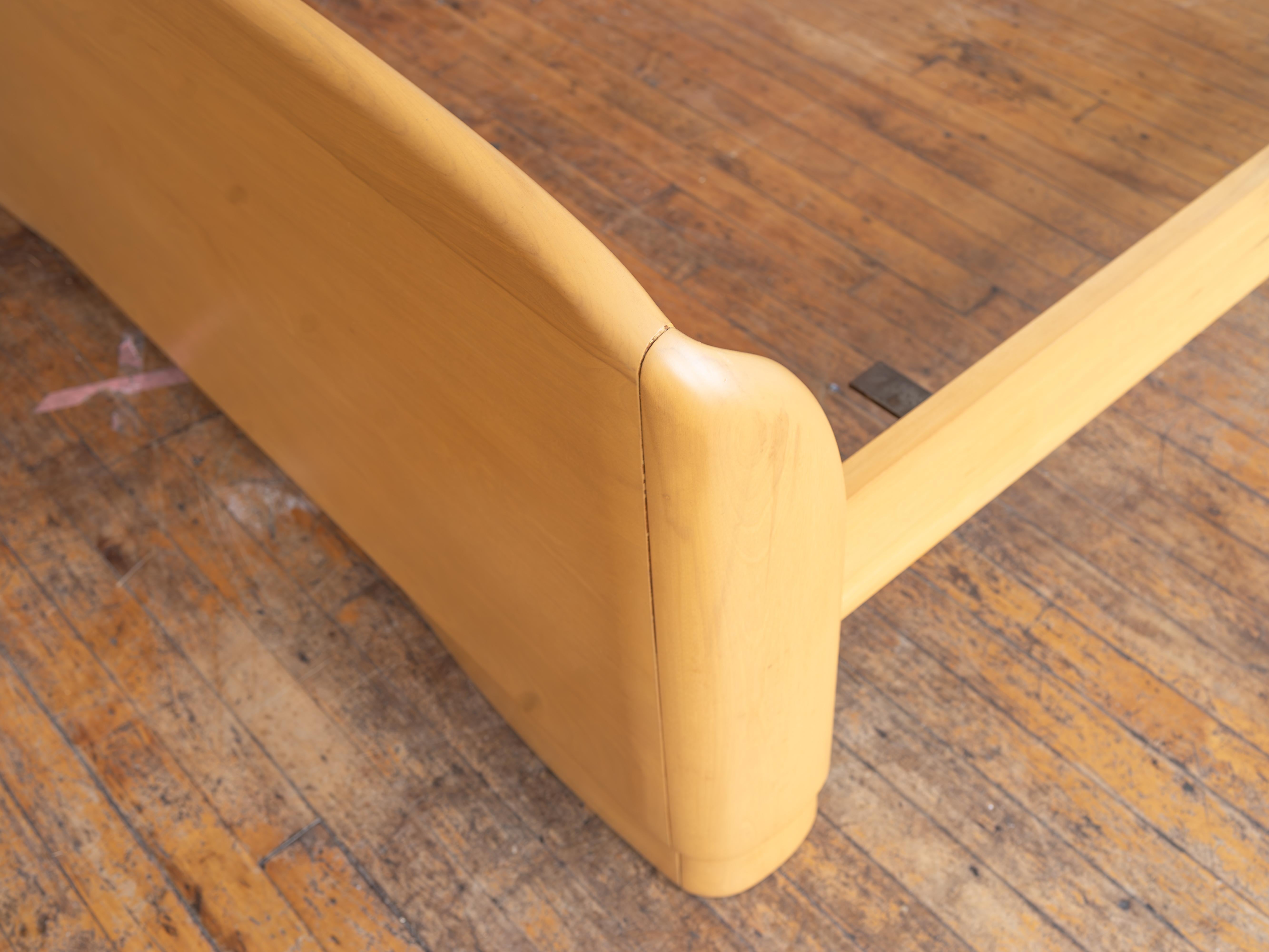 Vintage Mid Century Heywood Wakefield Full Bed Frame In Good Condition For Sale In Chicago, IL
