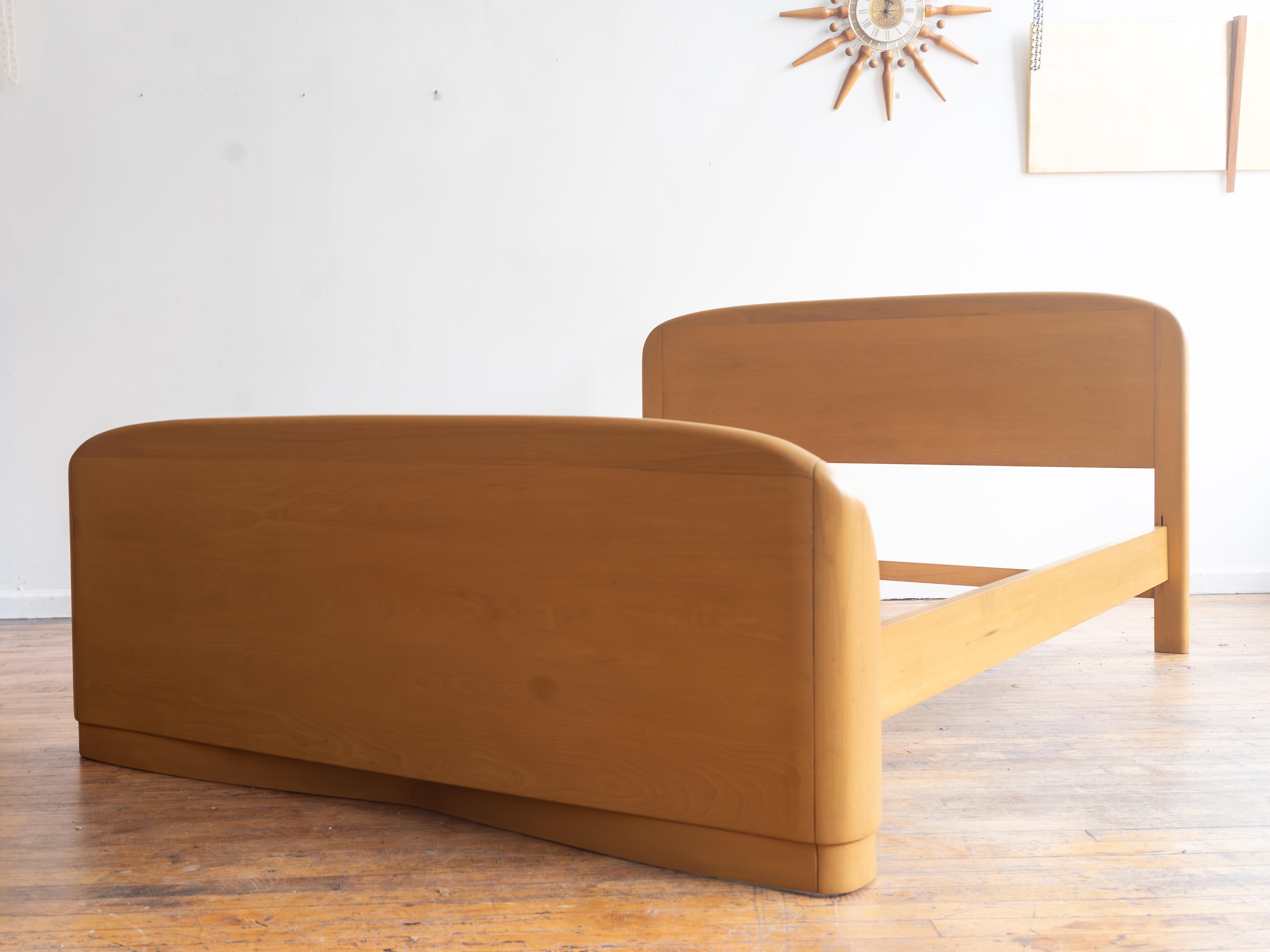 Vintage Mid Century Heywood Wakefield Full Bed Frame For Sale 1