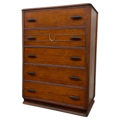 Comò Highboy d'epoca di John Stuart a cinque cassetti con intagli.