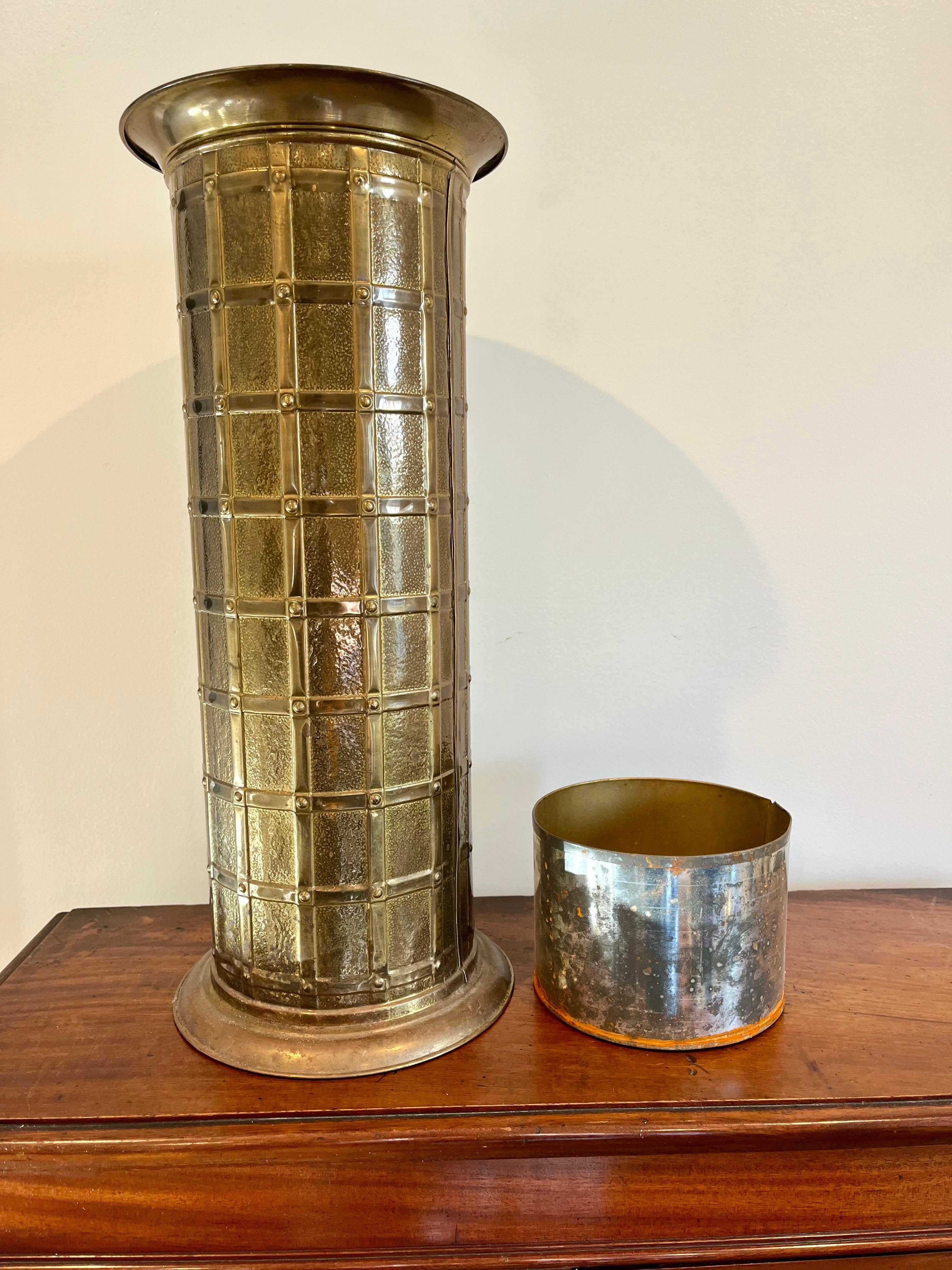 20th Century Vintage Mid Century Hollywood Regency Brass Stick Umbrella Stand Lattice Motif For Sale