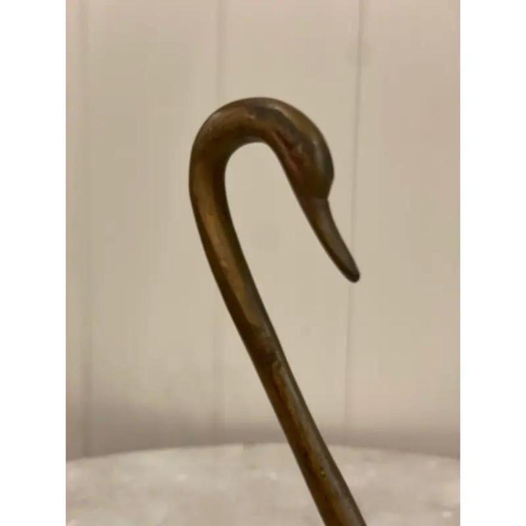 Vintage Mid-Century Hollywood Regency / Chinoiserie Style Brass Swan Figurine In Good Condition For Sale In Cookeville, TN