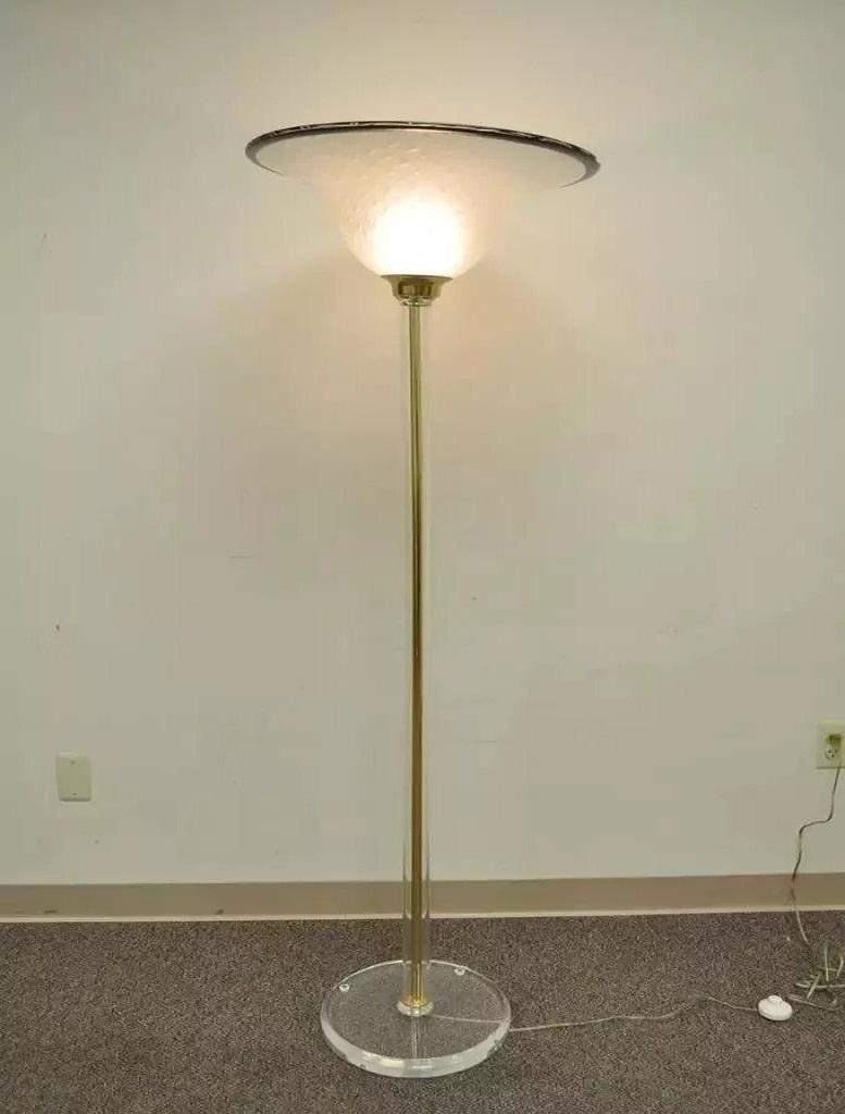 Lampadaire Vintage Mid Century Hollywood Regency Lucite Laiton Verre Torchère en vente 4